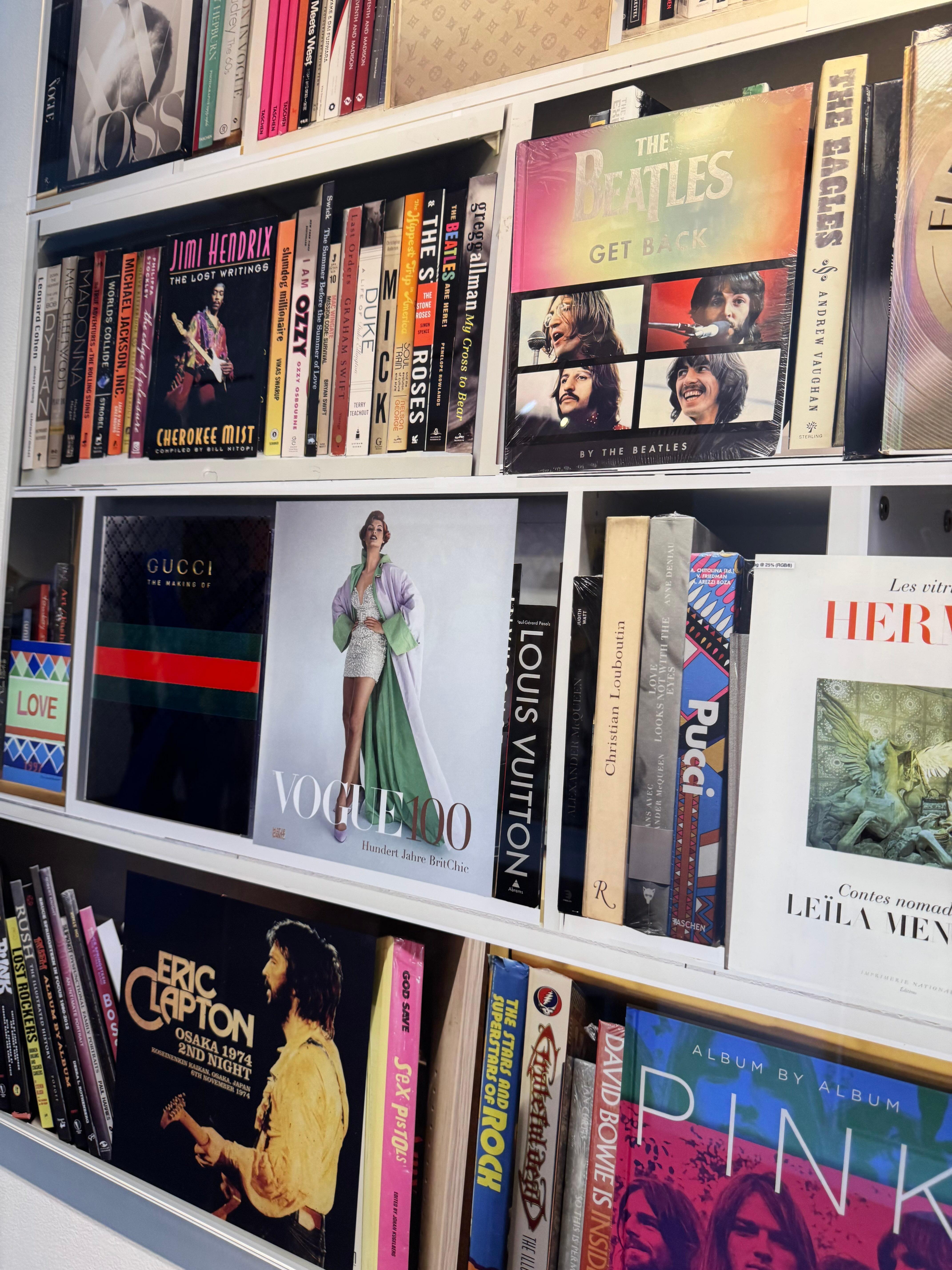 Photographie de paysages de livres_Rock Fashion SQ C, édition de 5 exemplaires_Max Steven Grossman en vente 2