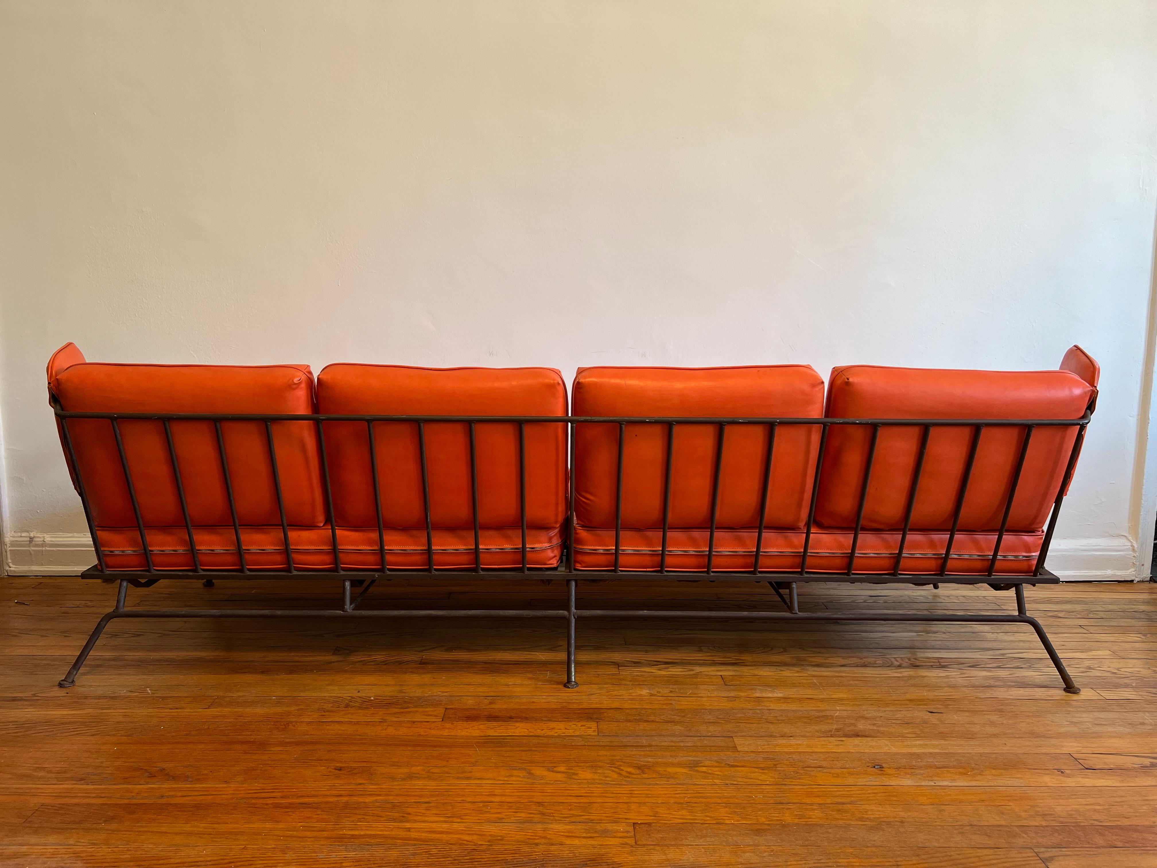 Orangefarbenes Sofa aus Metall und Naugahyde von Max Stout im Angebot 4