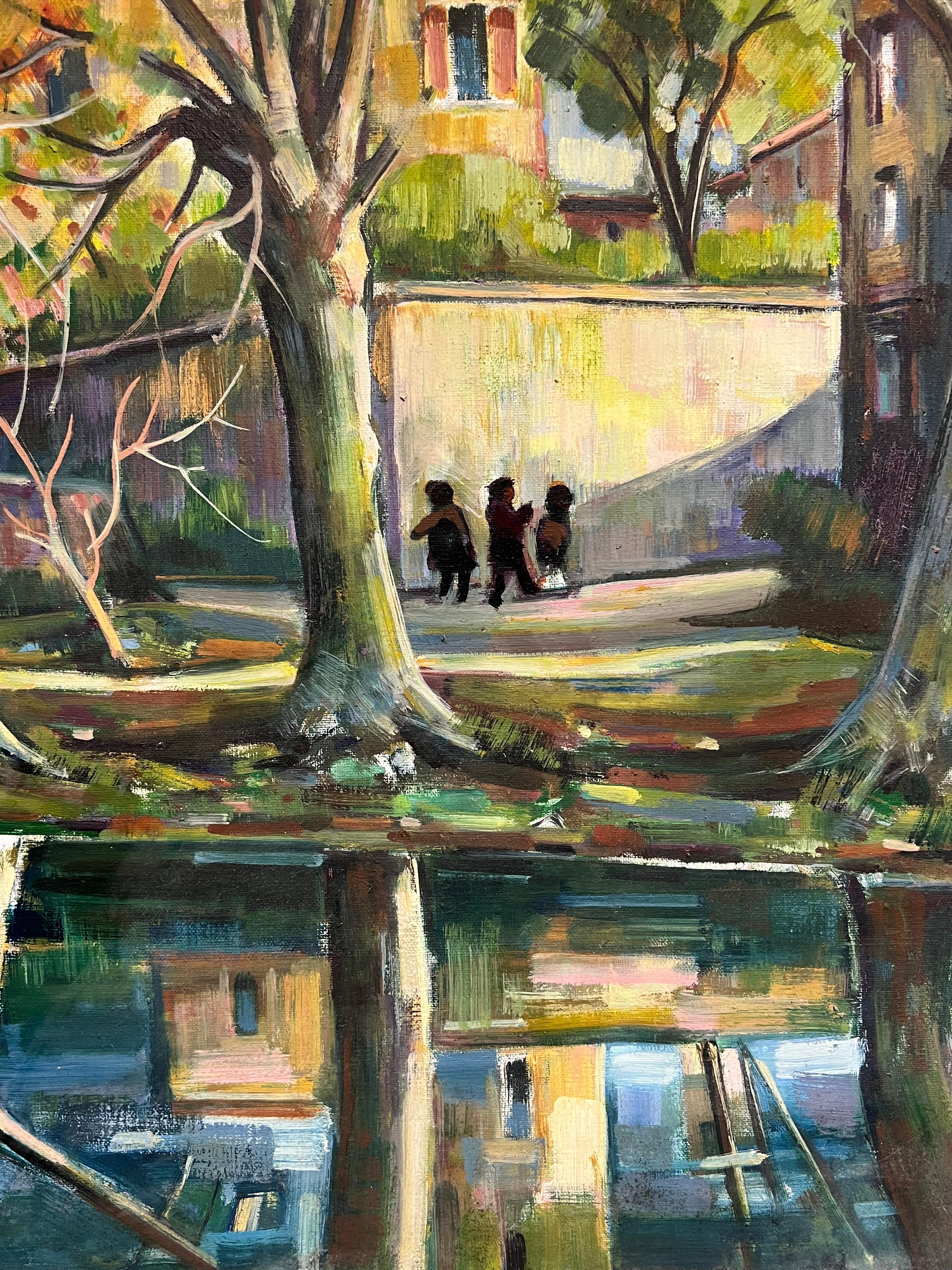 Anciennes figures de château français sur les rives et les ponts de la rivière Grande peinture à l'huile française - Marron Landscape Painting par Max Toutain