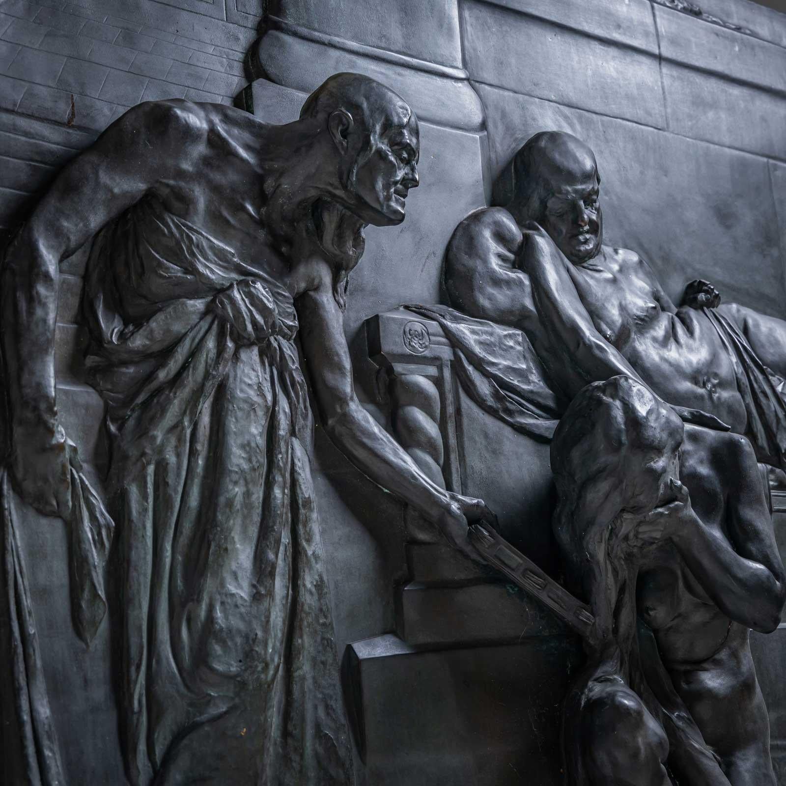 Bronze Relief by Max Wach-Wacheneck (*1871 Berlin), cast by Noack Berlin, 1909 For Sale 7