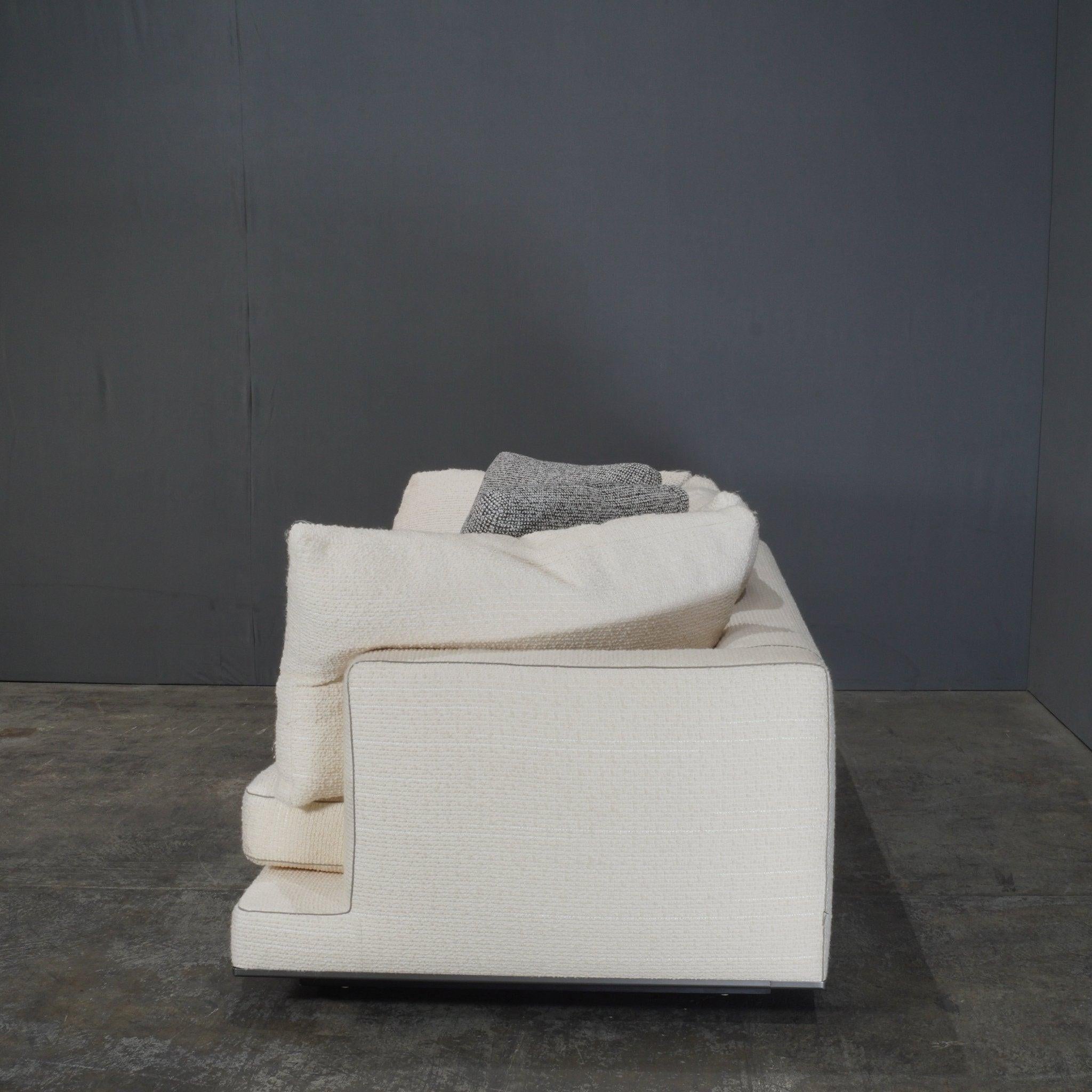 Canapé Maxalto 3 Seater Cream Boucle Aurae d'Antonio Citterio Bon état - En vente à Basildon, London