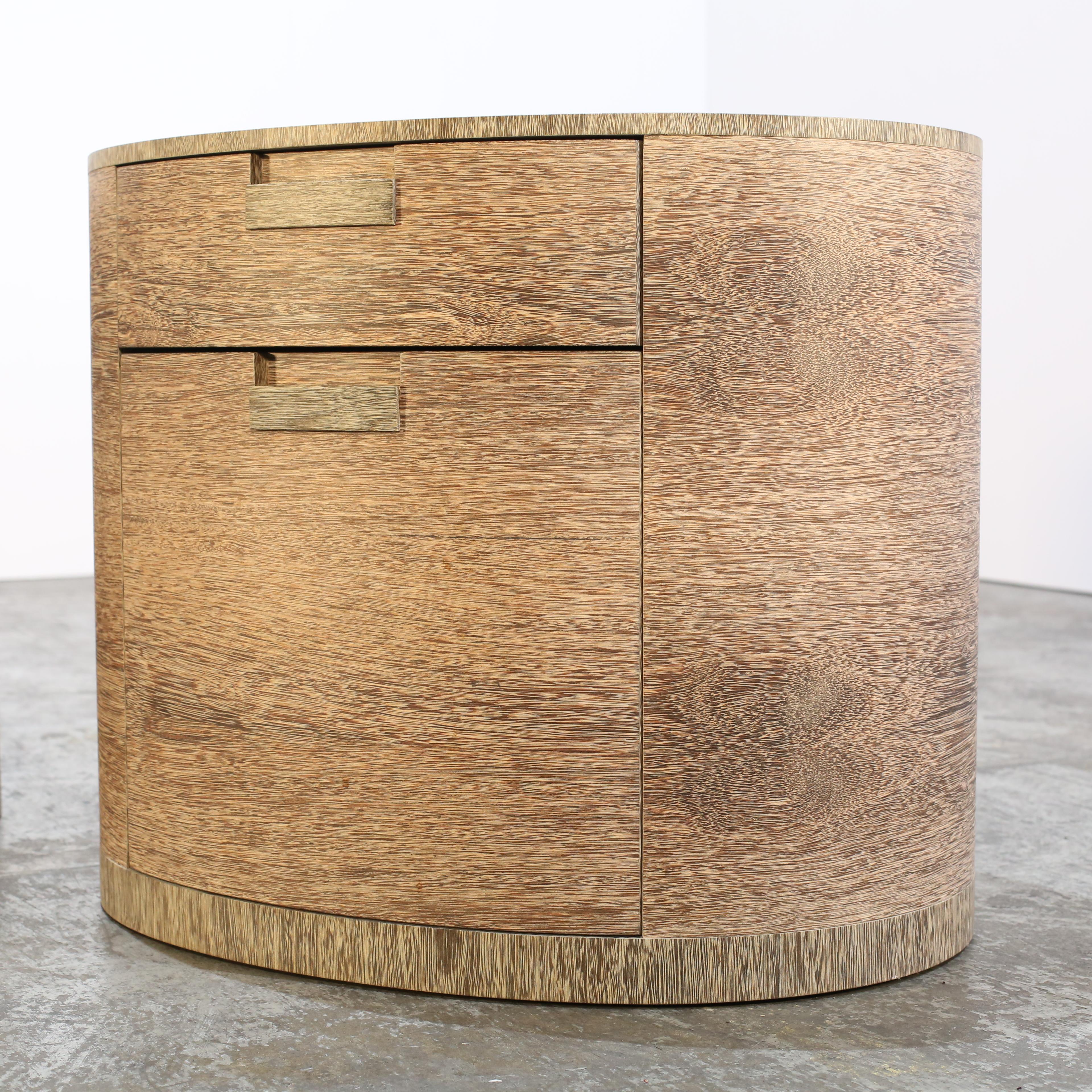 Introducing the Maxalto Amphora Bedside Table, a stunning piece designed by renowned designer Antonio Citterio. Crafted with the utmost attention to detail, this bedside table features a sleek and modern design that will elevate any bedroom. Its