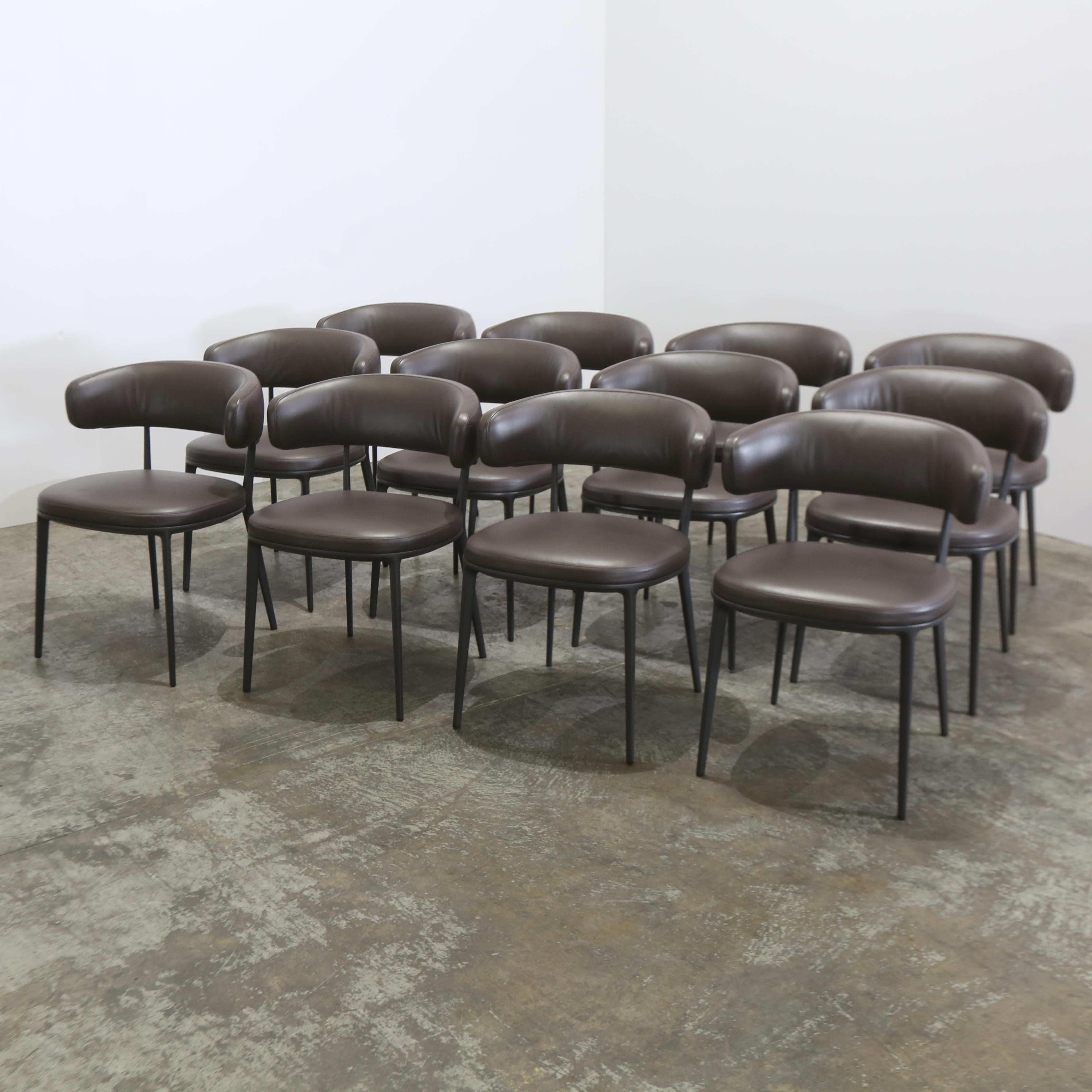 Juego de doce sillas de comedor Maxalto Caratos en venta 3