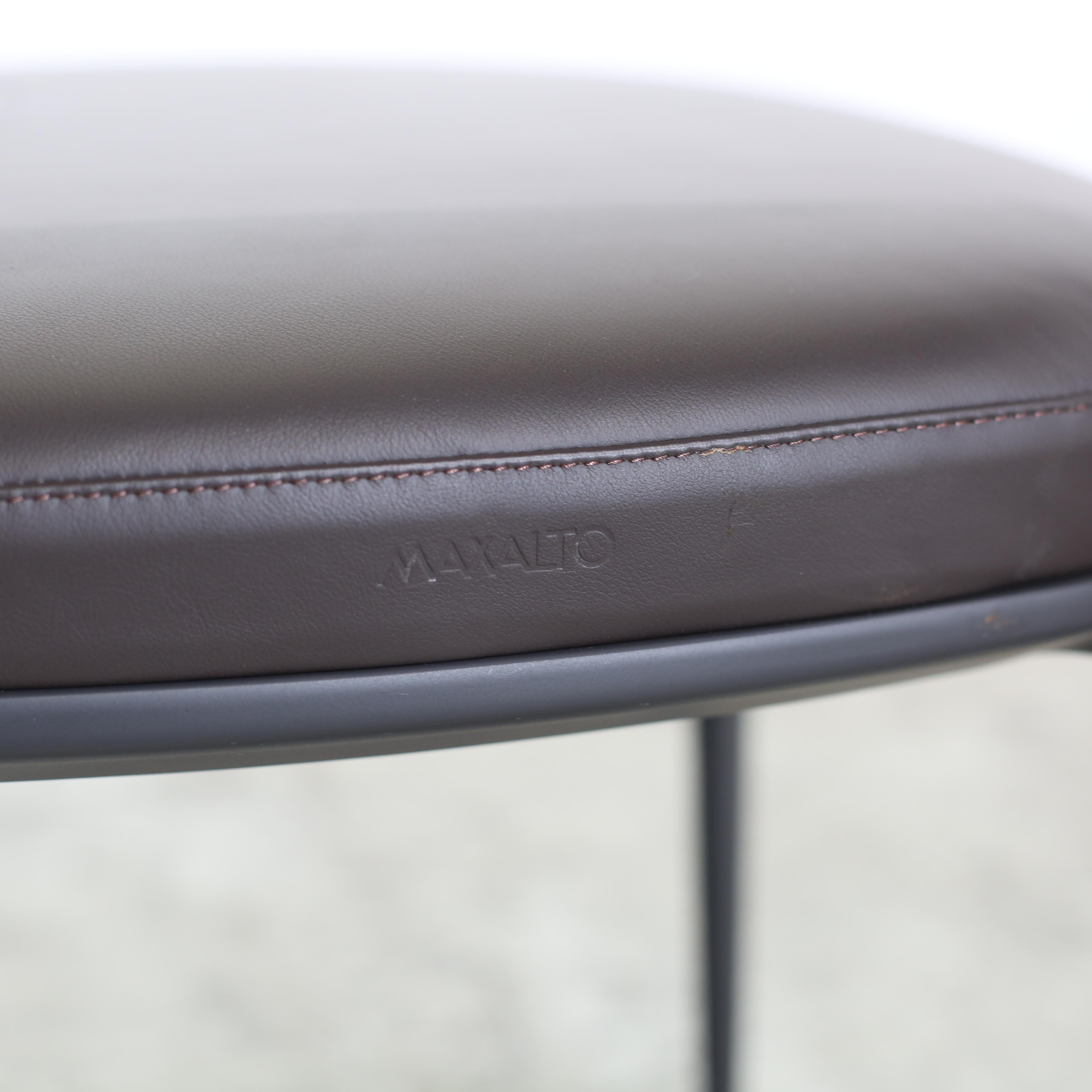 Juego de doce sillas de comedor Maxalto Caratos Moderno en venta