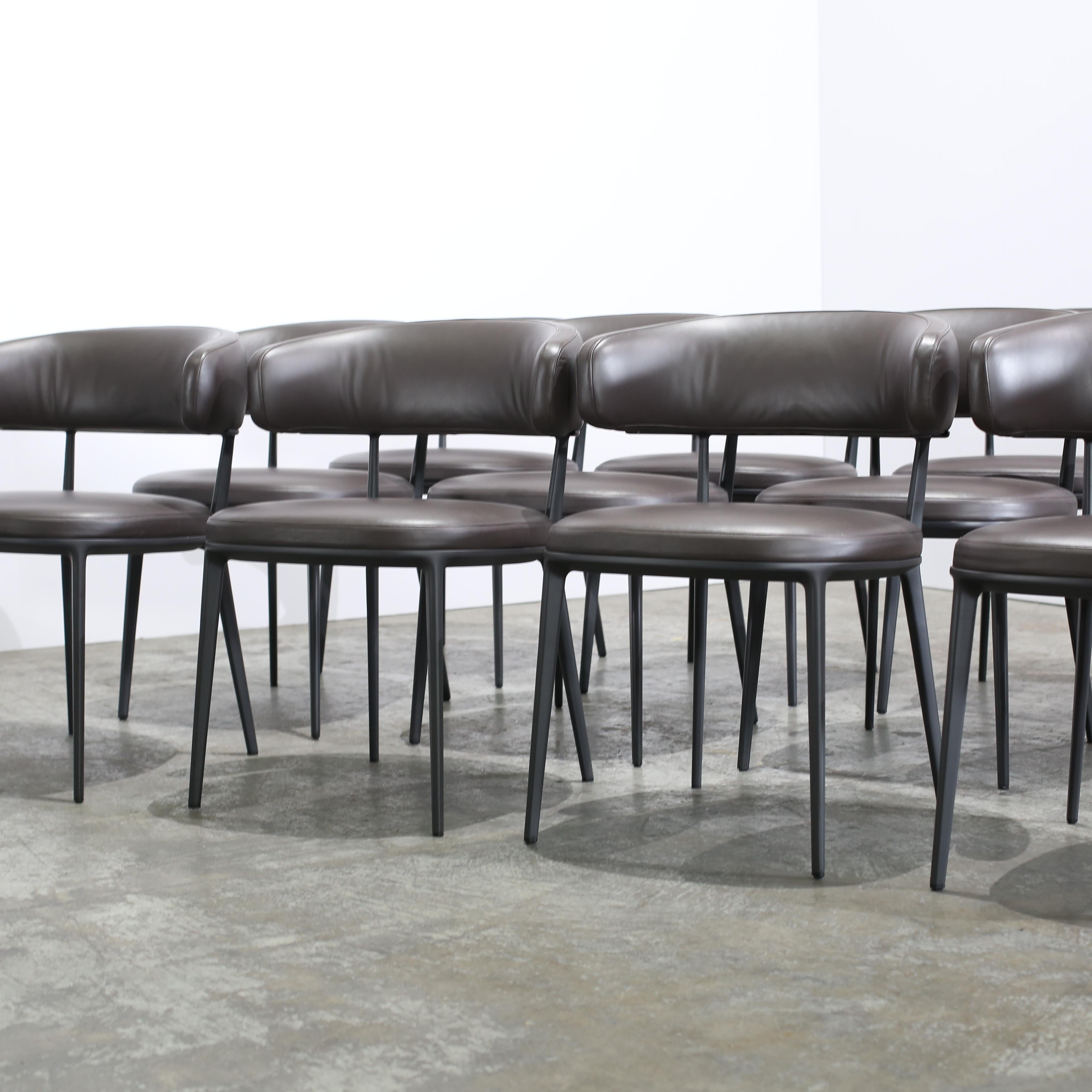 Juego de doce sillas de comedor Maxalto Caratos Siglo XXI y contemporáneo en venta