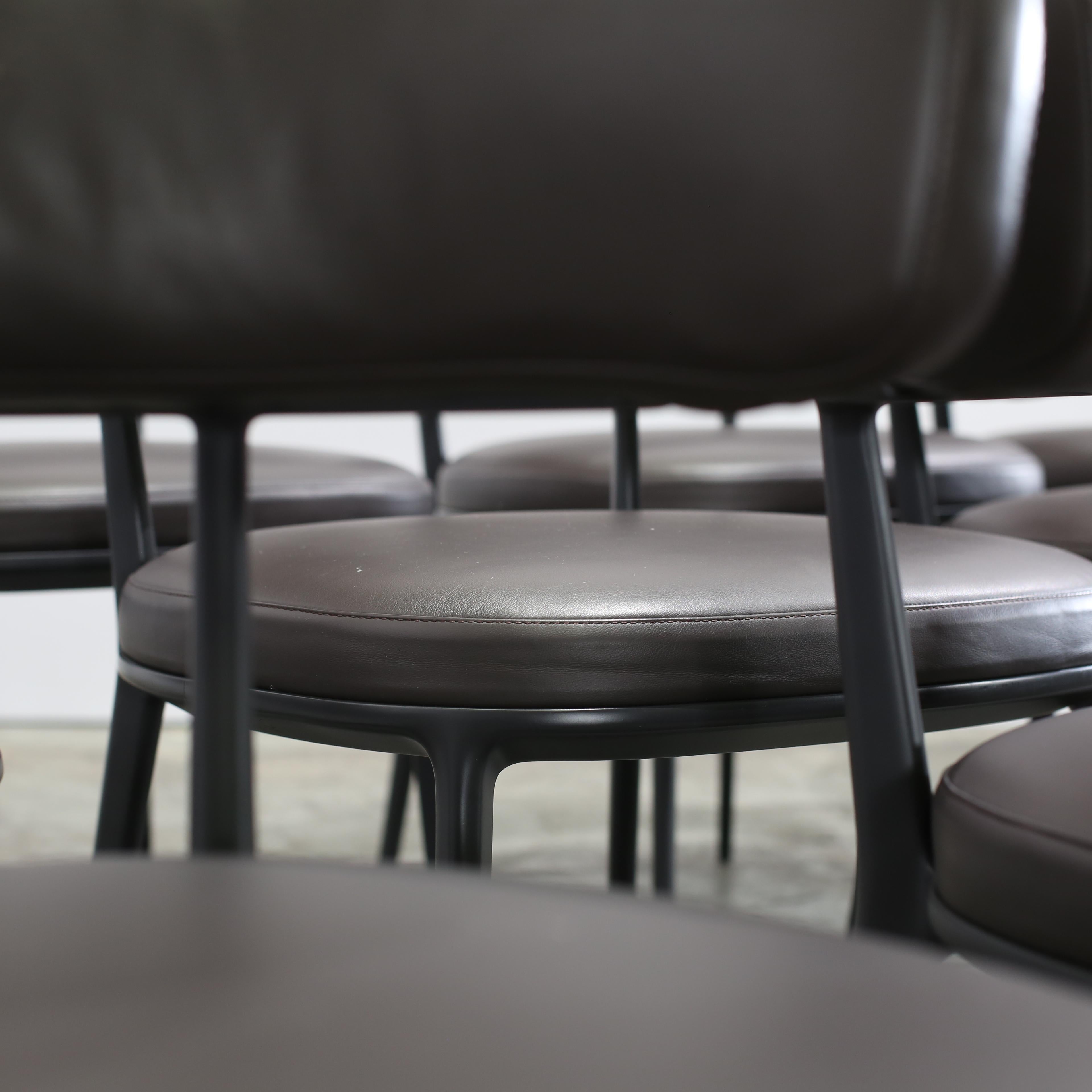 Juego de doce sillas de comedor Maxalto Caratos Aluminio en venta