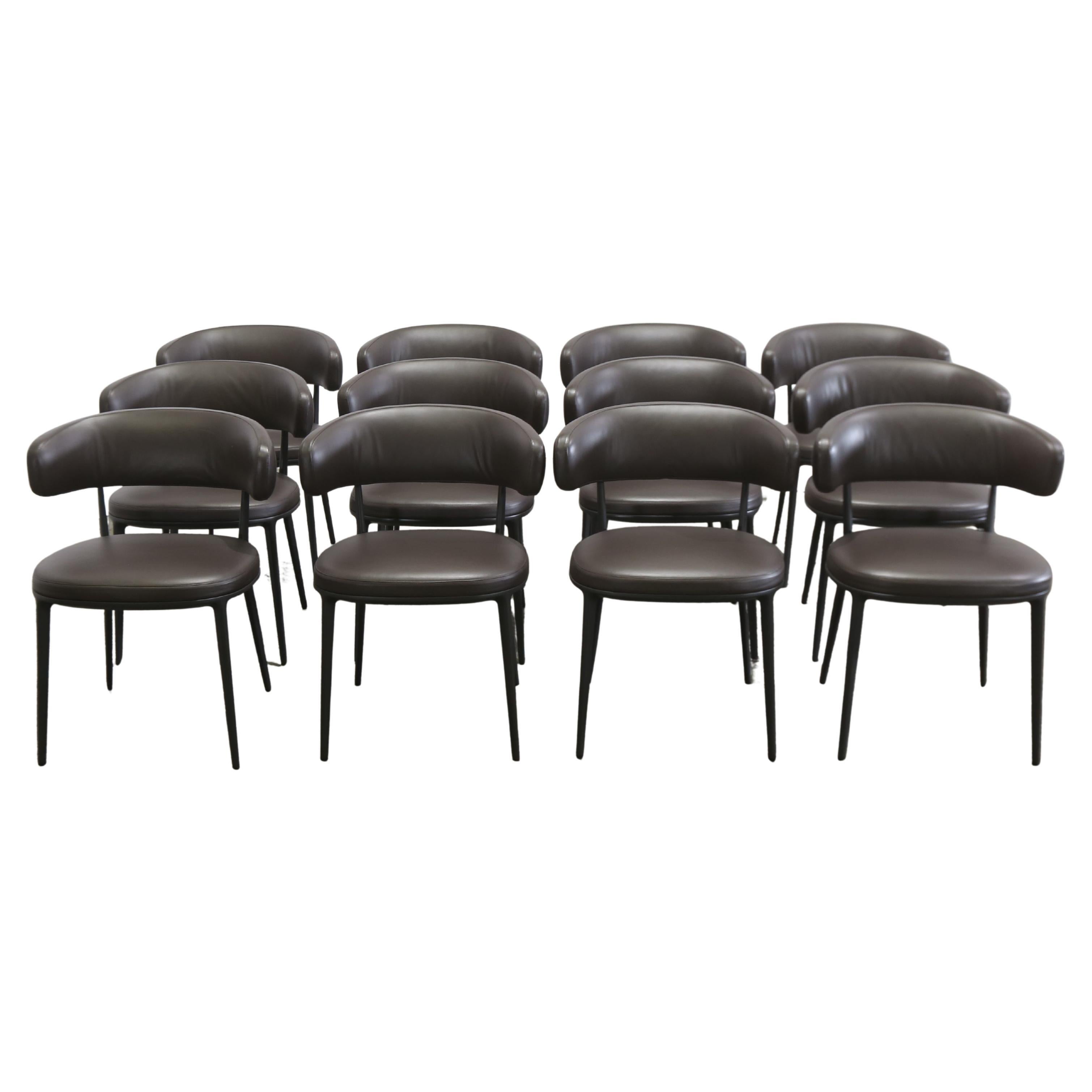 Juego de doce sillas de comedor Maxalto Caratos en venta