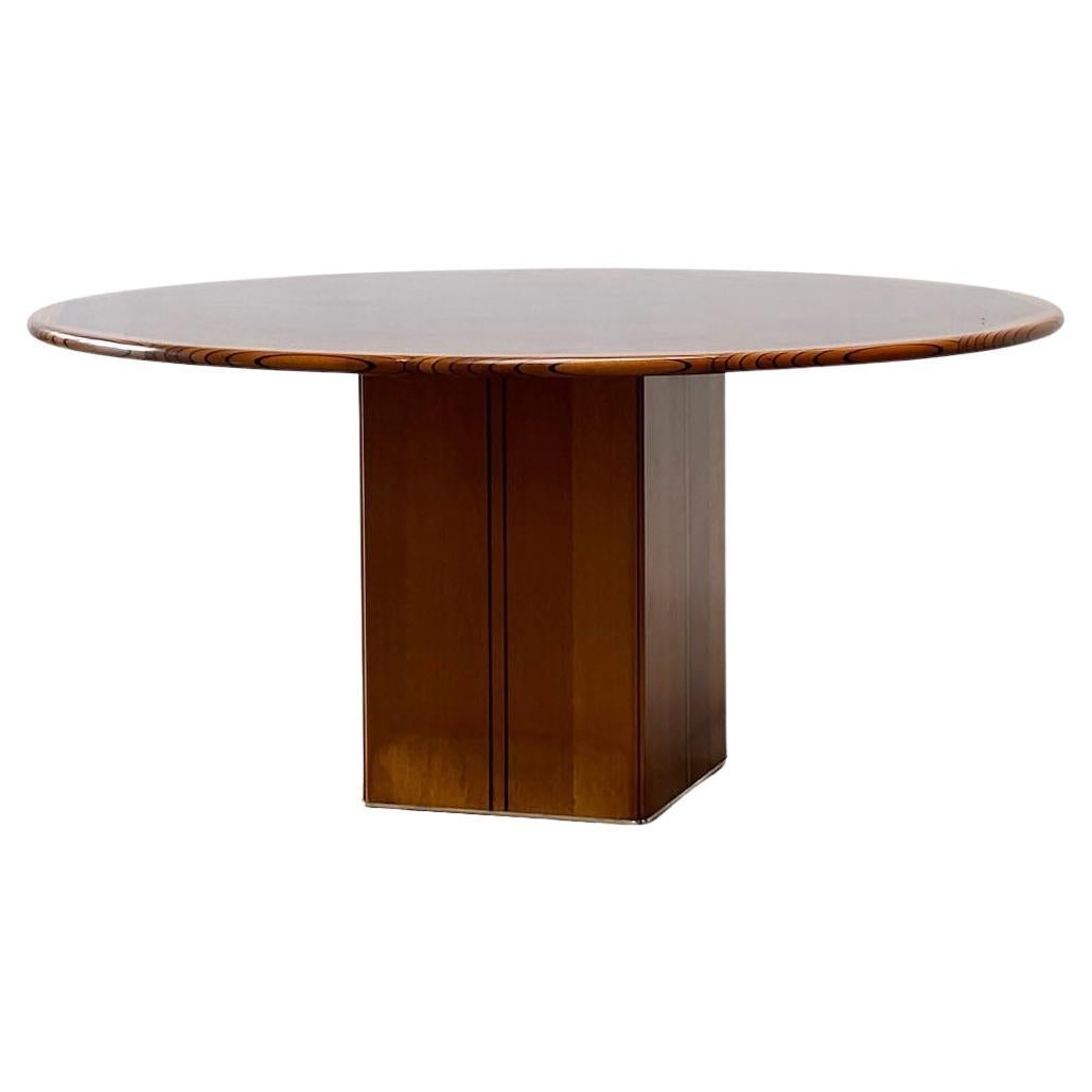Maxalto dinging table by Afra & Tobia Scarpa For Sale