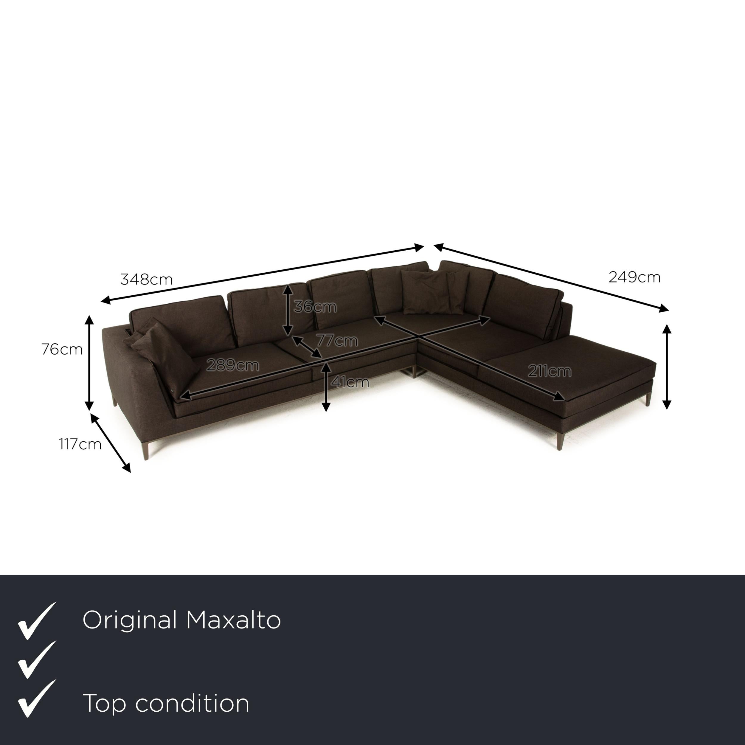 We present to you a Maxalto Lucrezia fabric sofa gray corner sofa couch.
 

 Product measurements in centimeters:
 

Depth: 117
Width: 249
Height: 76
Seat height: 41
Rest height: 65
Seat depth: 77
Seat width: 211
Back height: 36.
 