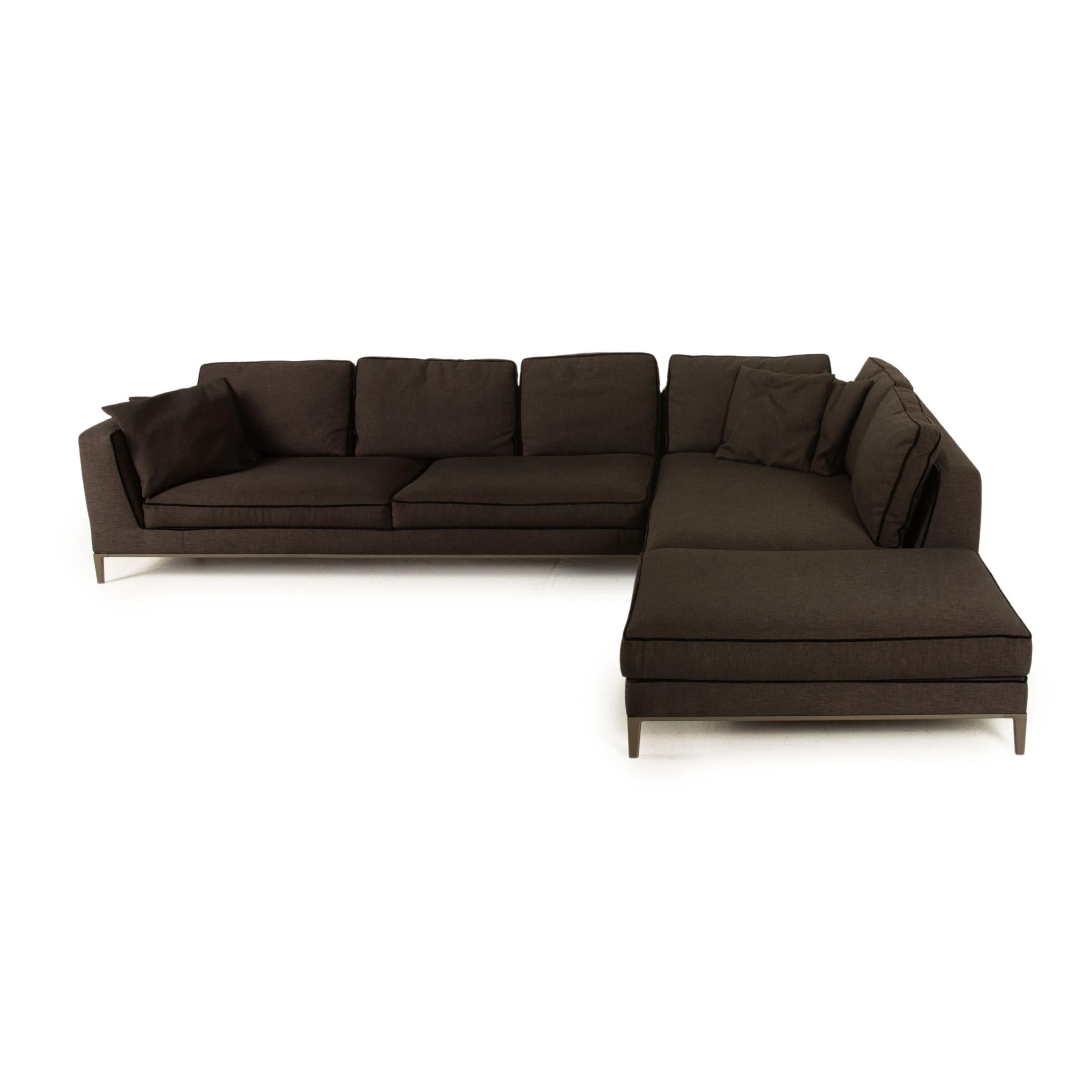Contemporary Maxalto Lucrezia Fabric Sofa Gray Corner Sofa Couch For Sale