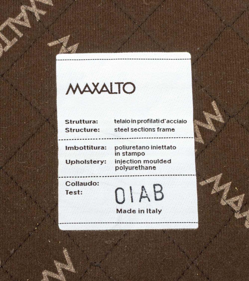 XXI secolo e contemporaneo Sedie imbottite in mohair rosso di Maxalto, coppia in vendita