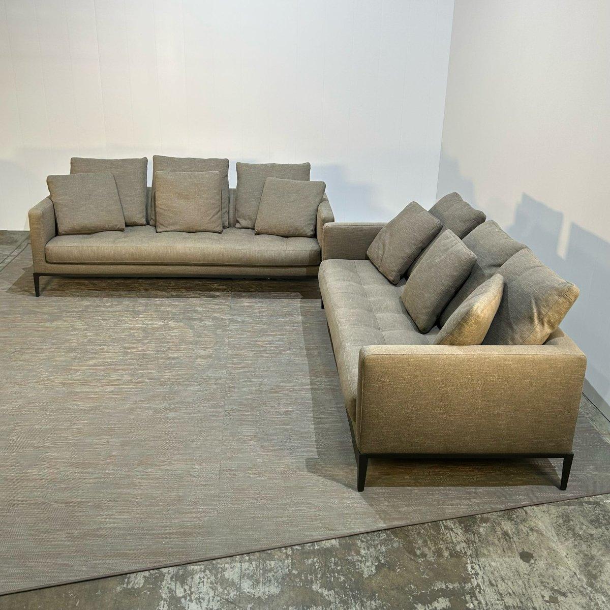 Introducing the Simpliciter Sofa by Maxalto, a true masterpiece of luxury furniture. Expertly crafted with the finest materials and impeccable attention to detail, this sofa exudes elegance and sophistication. Its clean lines and minimalist design