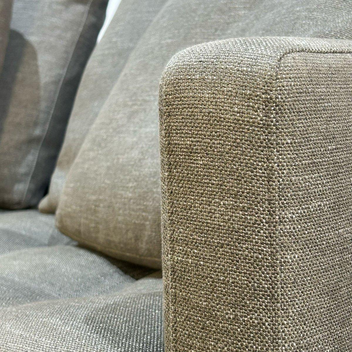 Modern Maxalto Simpliciter Sofa by Antonio Citterio For Sale