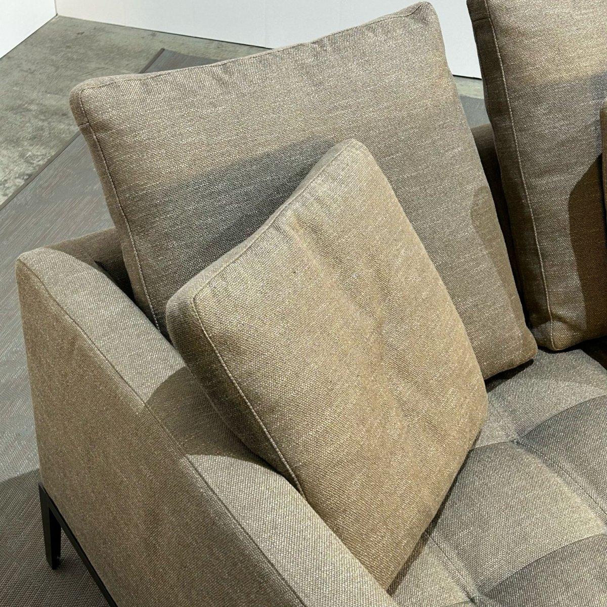 Italian Maxalto Simpliciter Sofa by Antonio Citterio For Sale