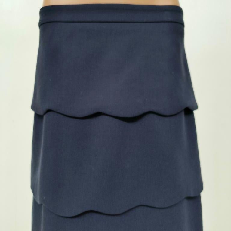 MAX&Co. Navy-Blue Scalloped-Tier Midi Skirt en vente 4