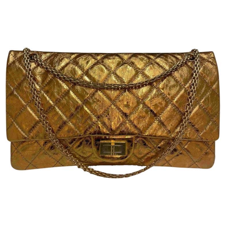 Maxi 2.55 CHANEL gold leather