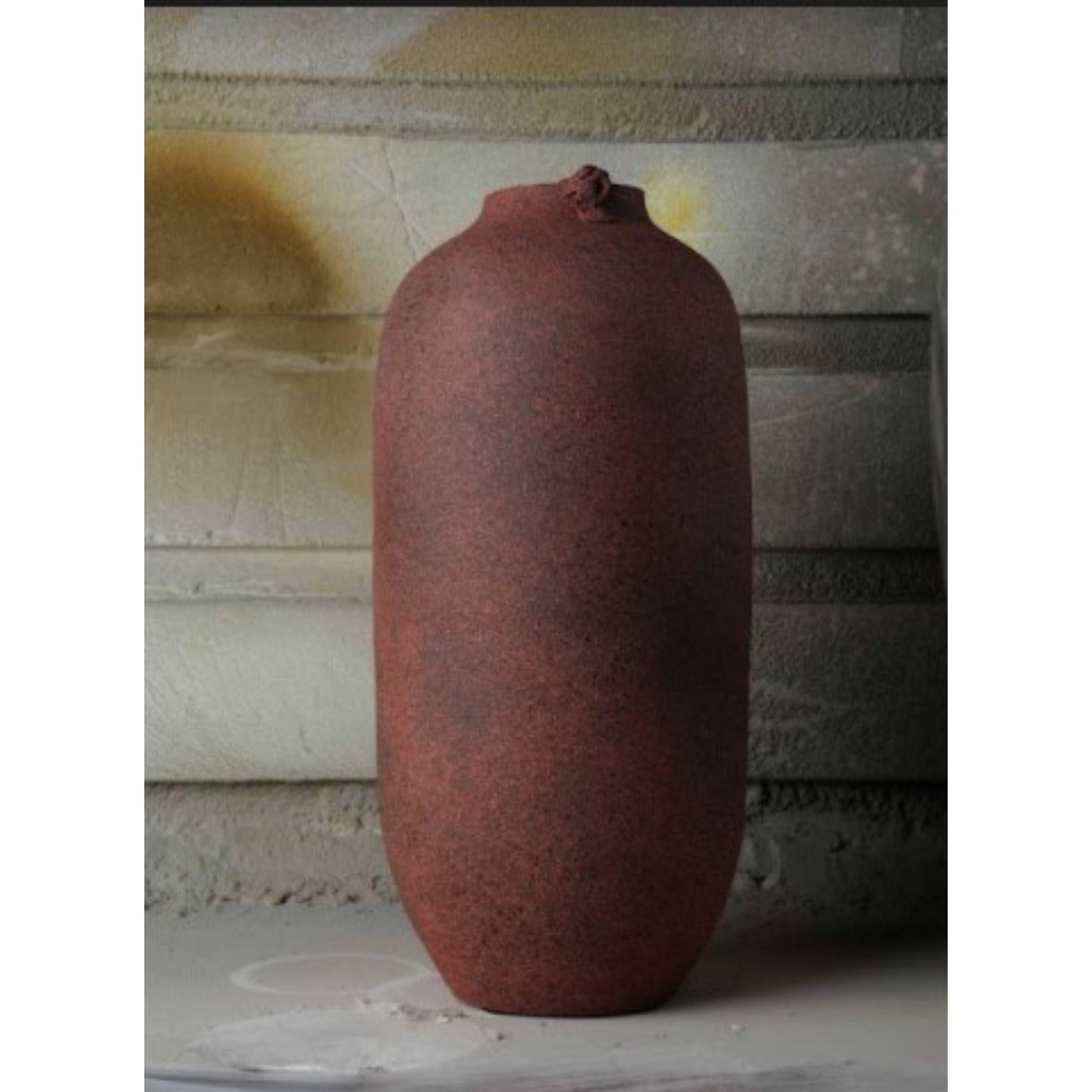 Maxi Vases red vase by Roman Sedina
Dimensions: D24cm x H 60 cm
Materials: Porcelain

Roman Sedina comes from artistic background of South Bohemian (European Region) town Bechyne – town famous as ceramic centre of the postwar period. Range of