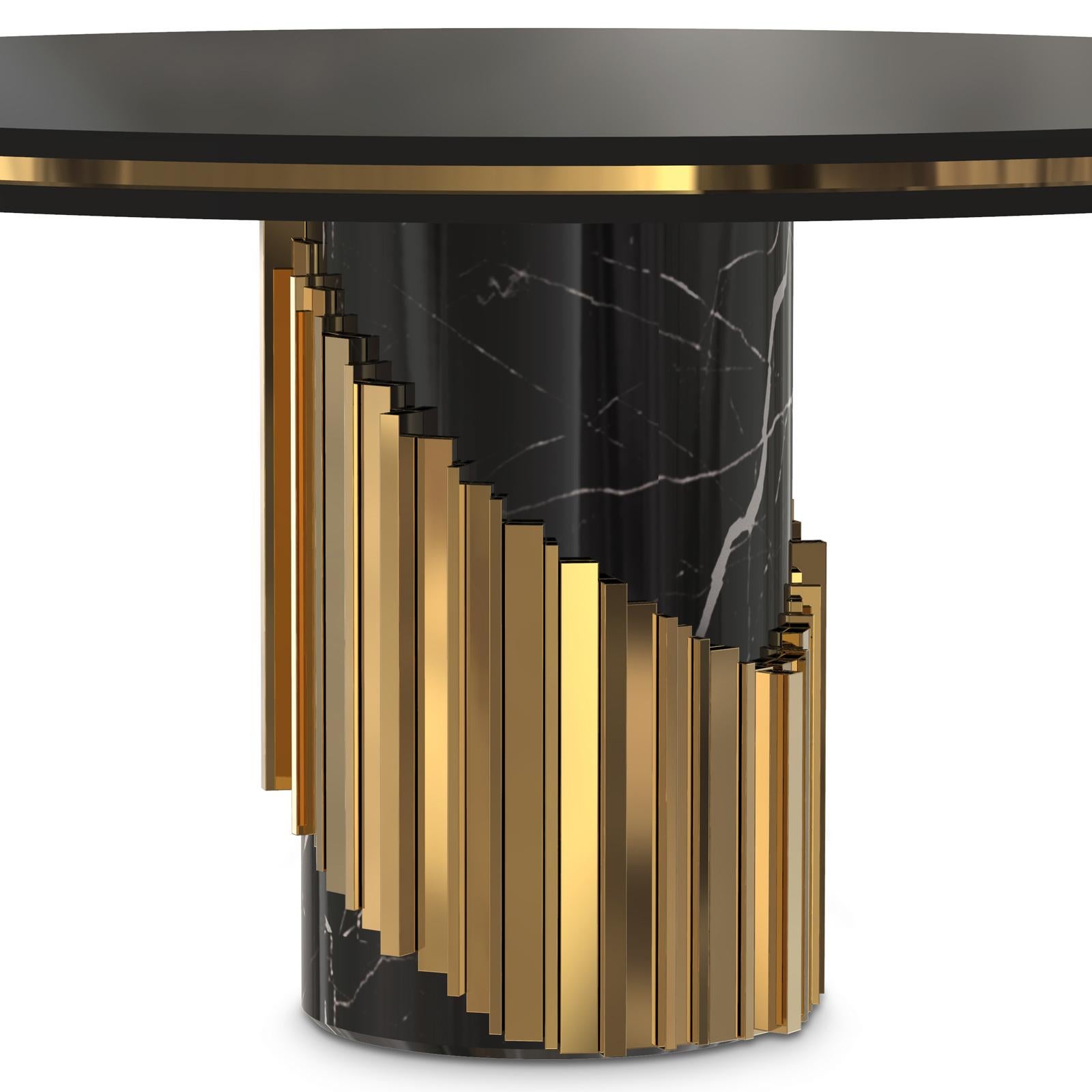 Runder Tisch von Maxima mit schwarzem Marmorsockel (Portugiesisch) im Angebot