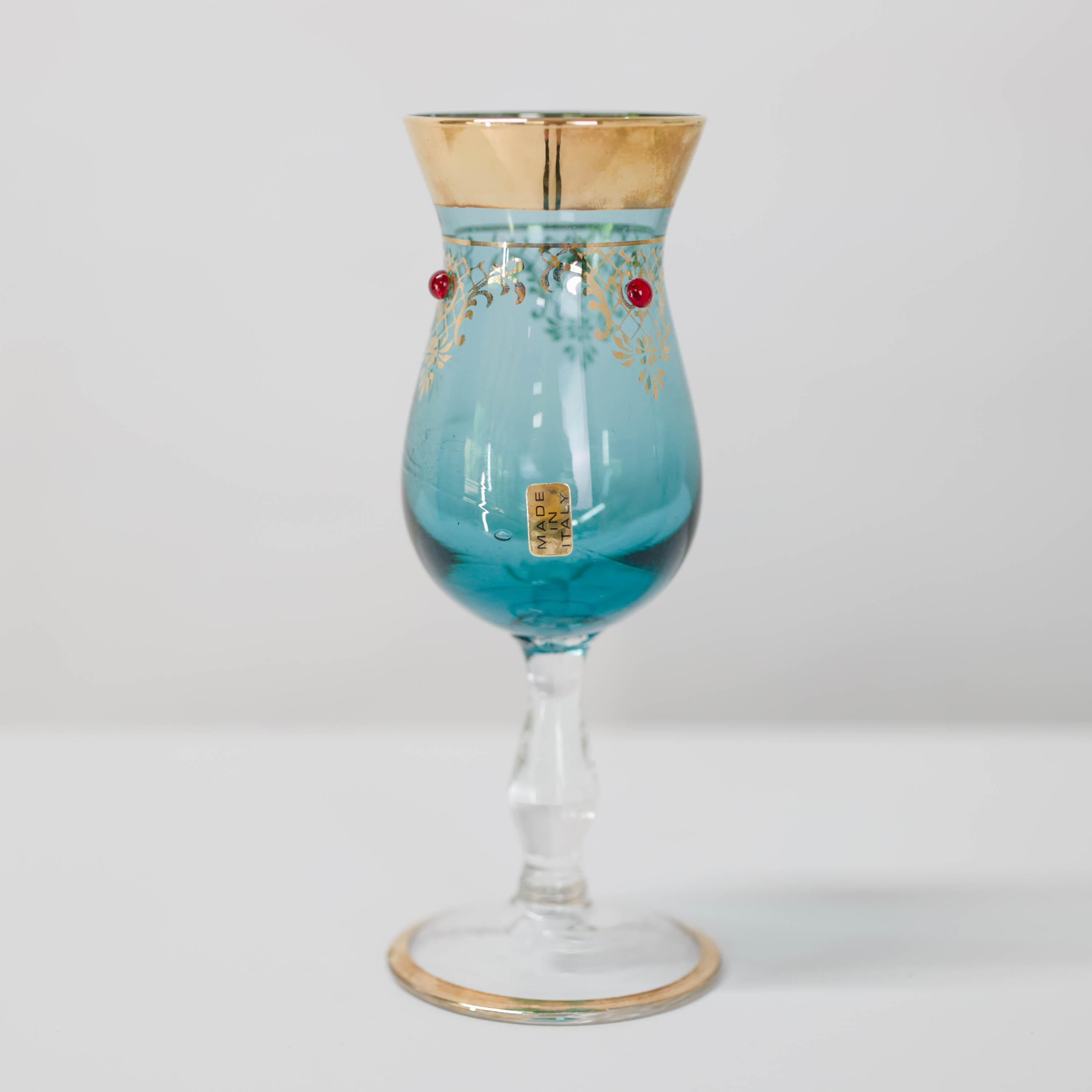 Maximalistischer venezianischer Glas-Dekanter aus der Mitte des Jahrhunderts und fünf Gläser, nie benutzt (Vergoldet) im Angebot