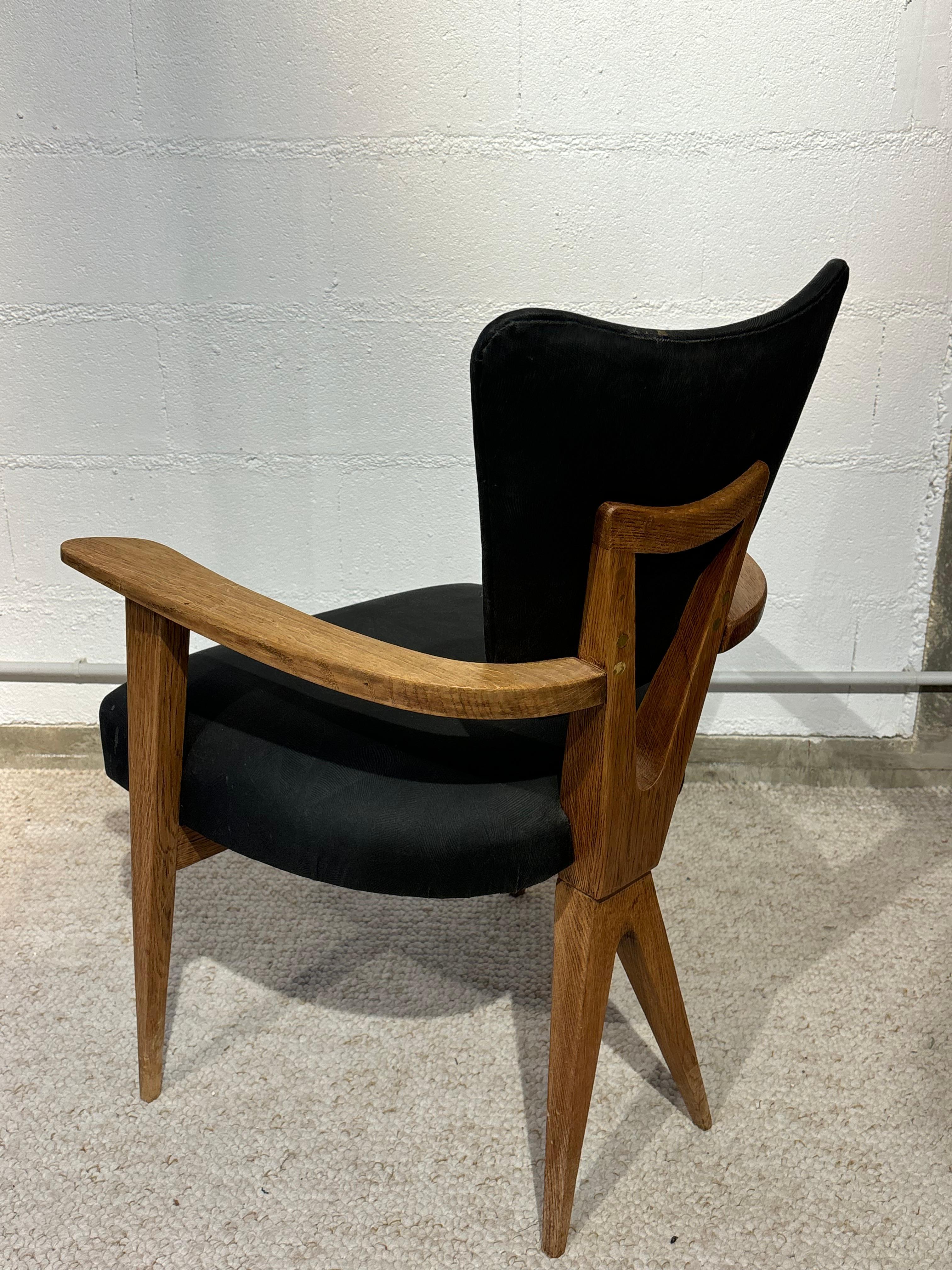 Jolie fauteuil de bureau par Maxime Old