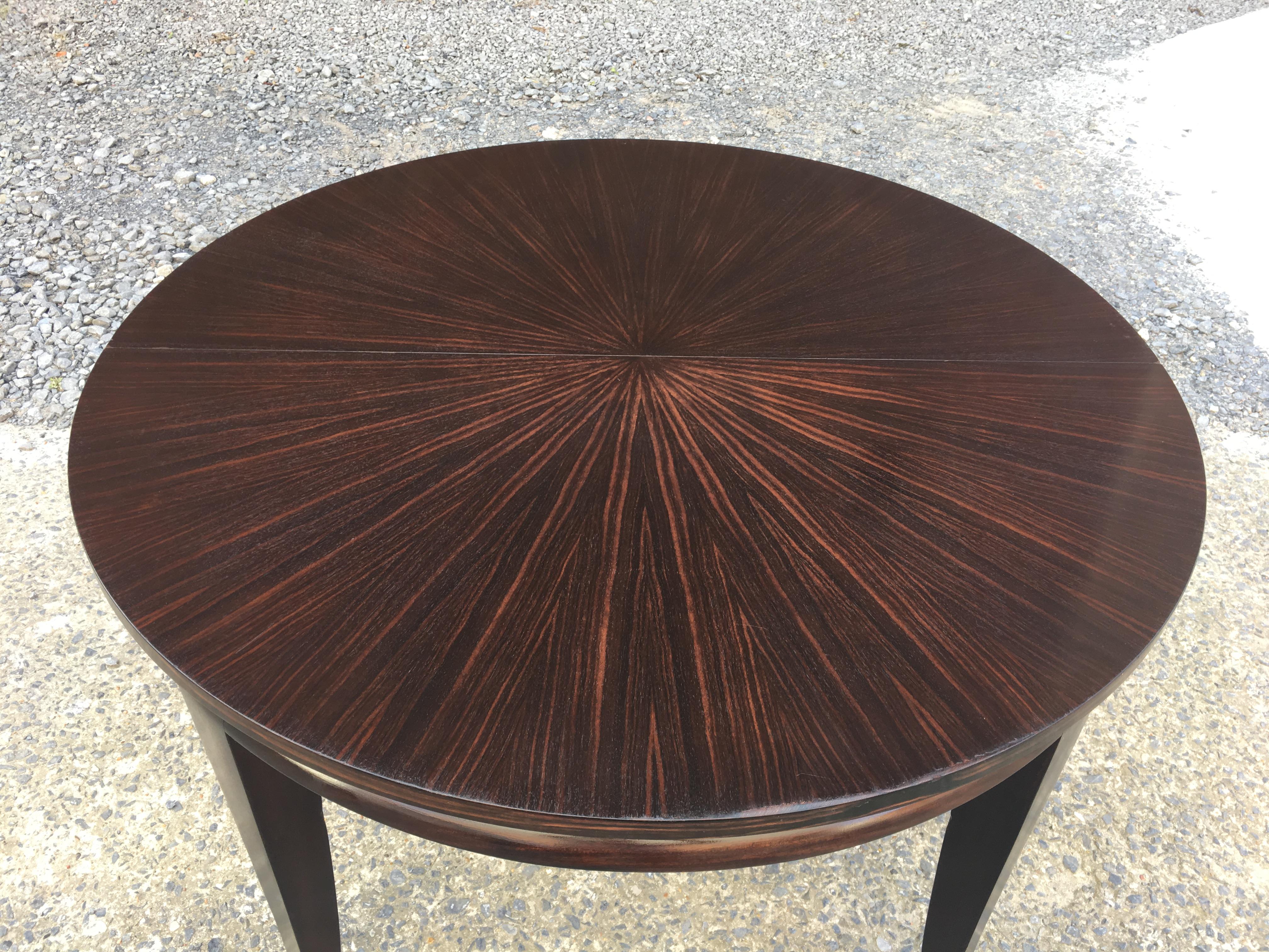 Maxime Old (attributed to), Art Deco table in Macassar ebony veneer, circa 1940
possibility of extensions (missing)
Up to 290 cm in length.