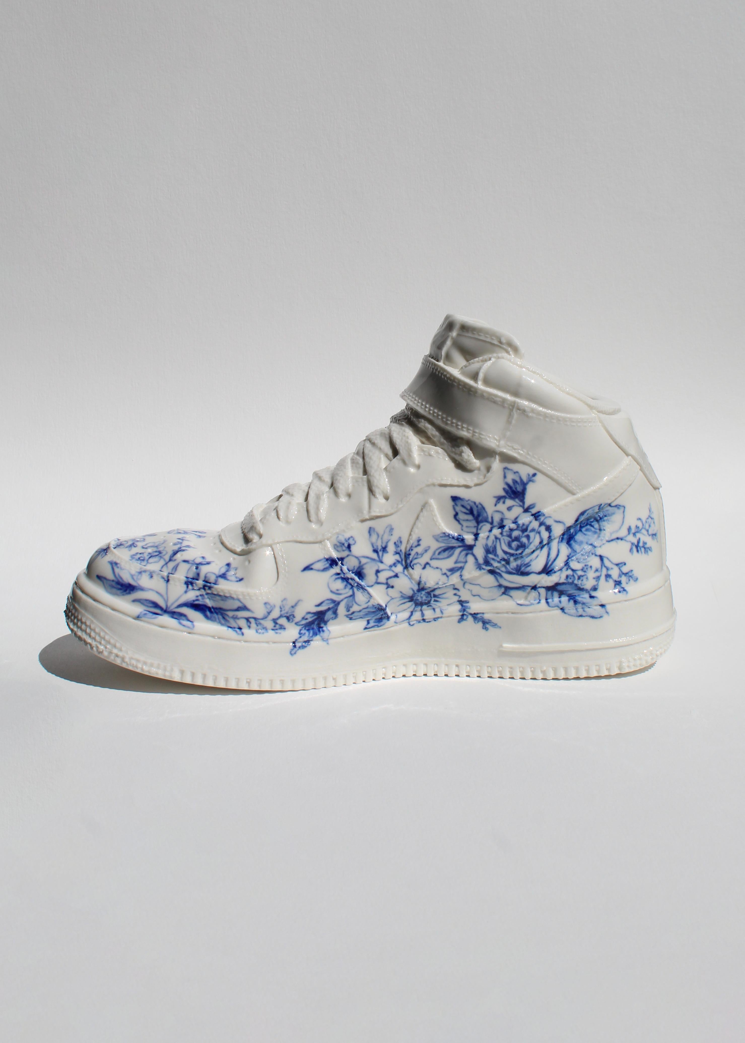 Sculpture Artwork Nike Air Porcelain hand painted by French Artist Maxime Siau  For Sale 1