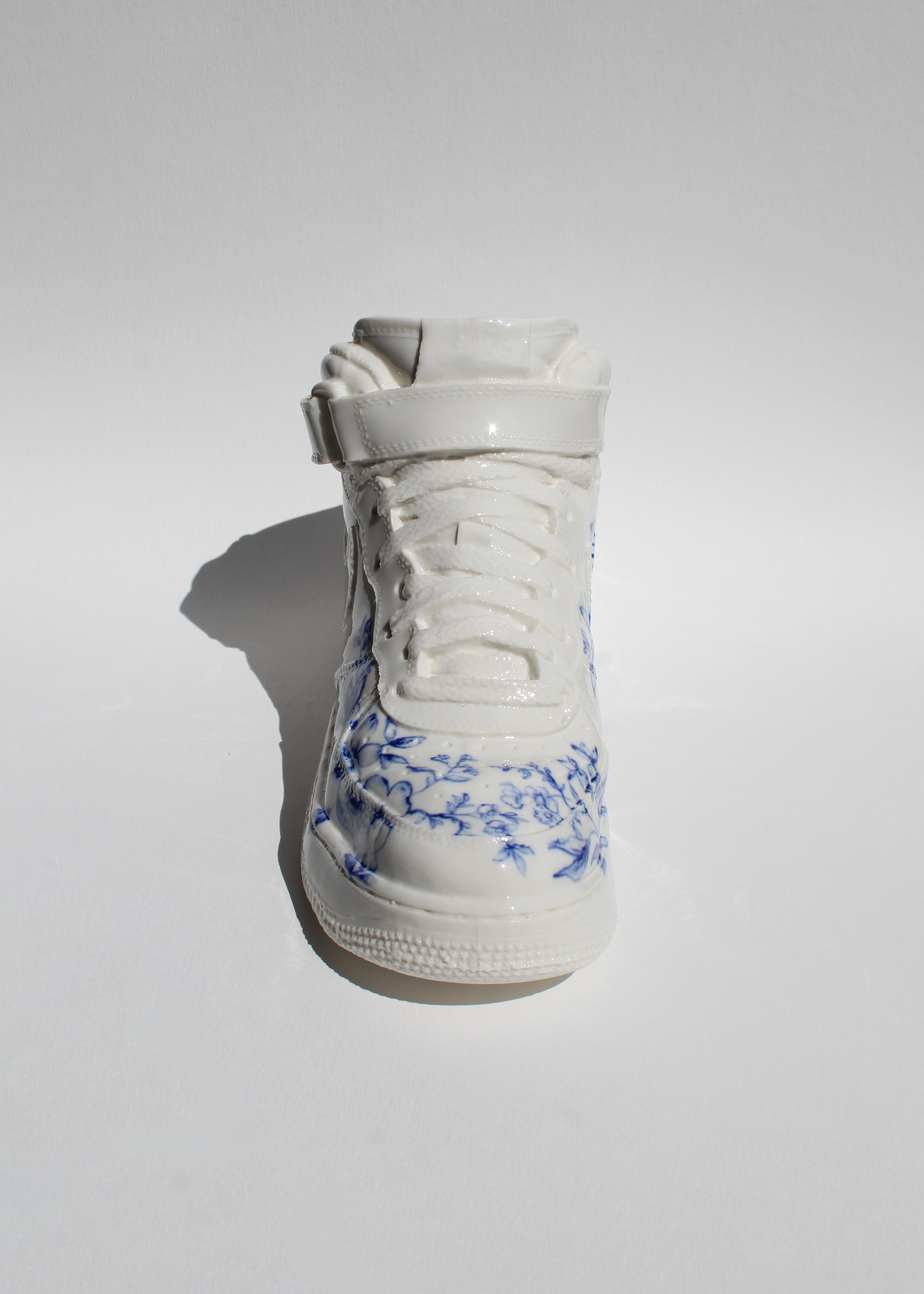 Sculpture Artwork Nike Air Porcelain hand painted by French Artist Maxime Siau  For Sale 3