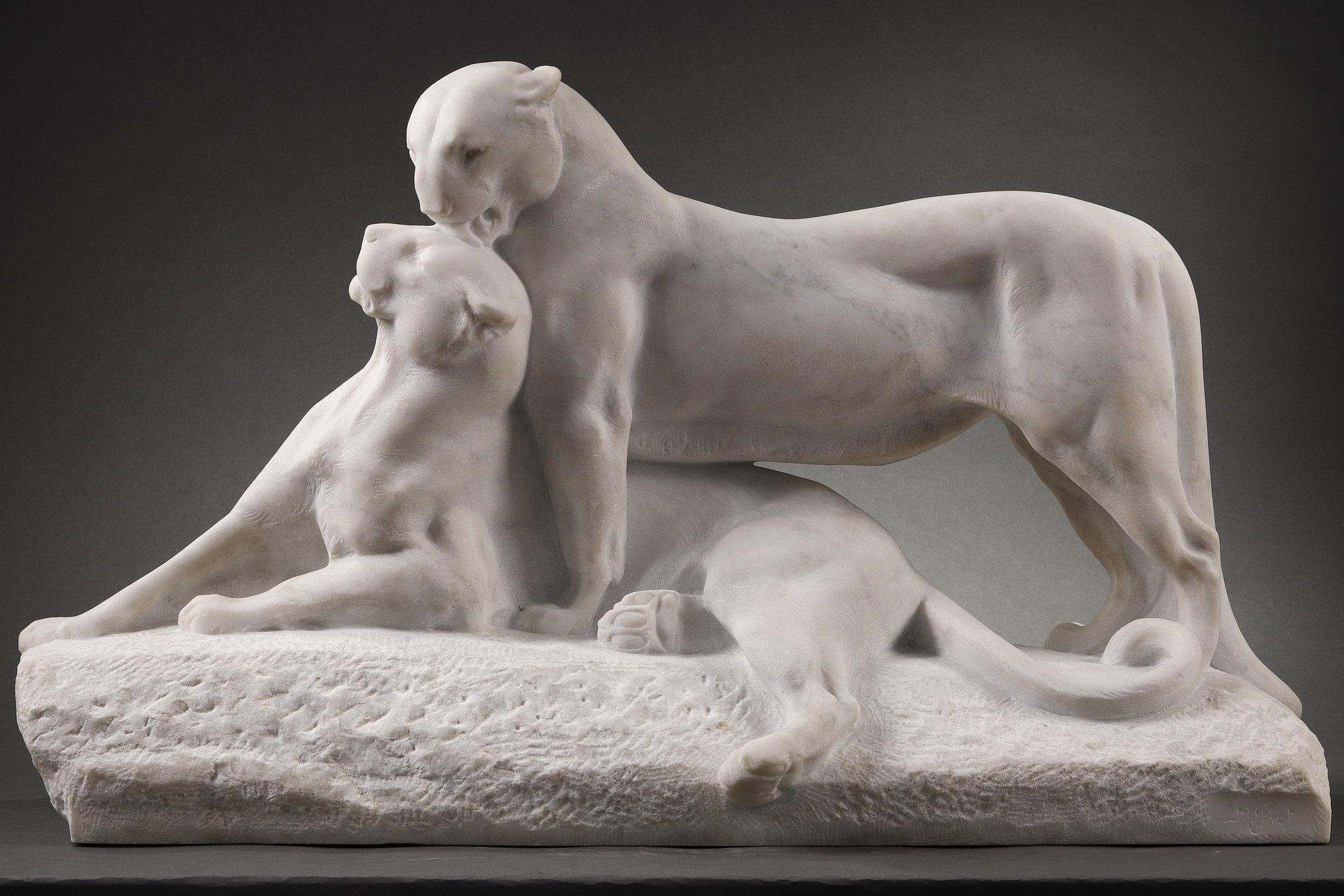 Maximilien Fiot Figurative Sculpture - Panthers resting