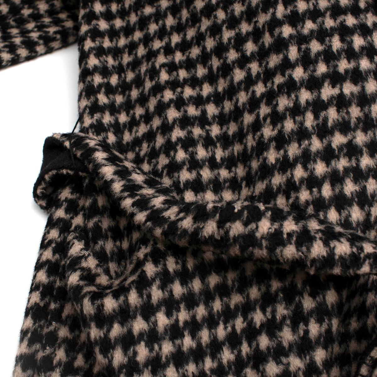 MaxMara Black & Beige Houndstooth Camelhair Coat - US Size 6 For Sale 3
