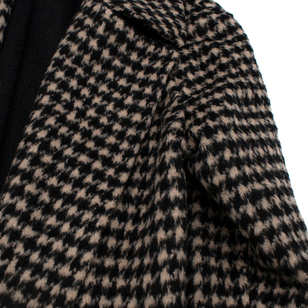 MaxMara Black & Beige Houndstooth Camelhair Coat - US Size 6 In Excellent Condition For Sale In London, GB