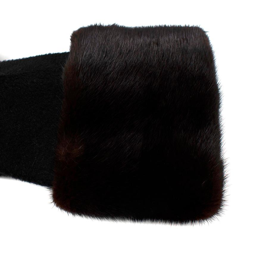 Schwarzer Kamelhaar-Wickelmantel von Maxi MaxiMara mit Pelzmanschetten im Angebot 3