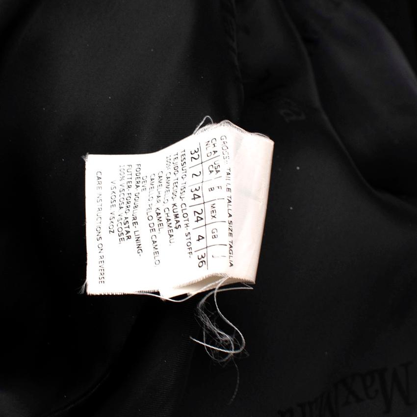 Schwarzer Kamelhaar-Wickelmantel von Maxi MaxiMara mit Pelzmanschetten im Angebot 5