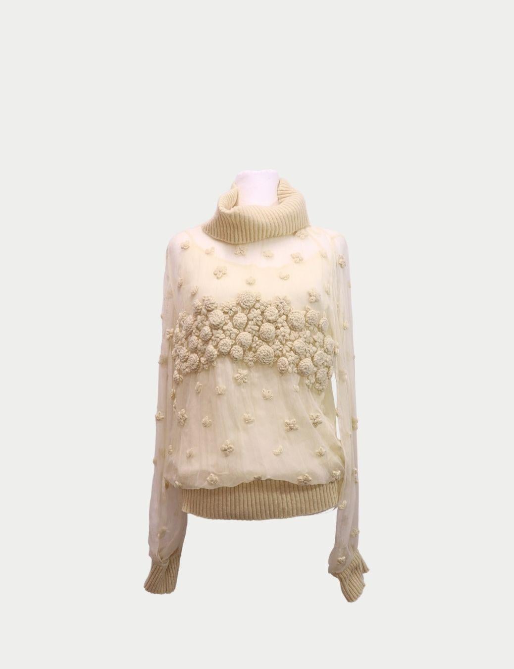 MaxMara Cremefarbenes Chiffon-Strick-Top mit 3D-Blumenstickerei - US 10 / EU 42 im Zustand „Relativ gut“ im Angebot in Amman, JO