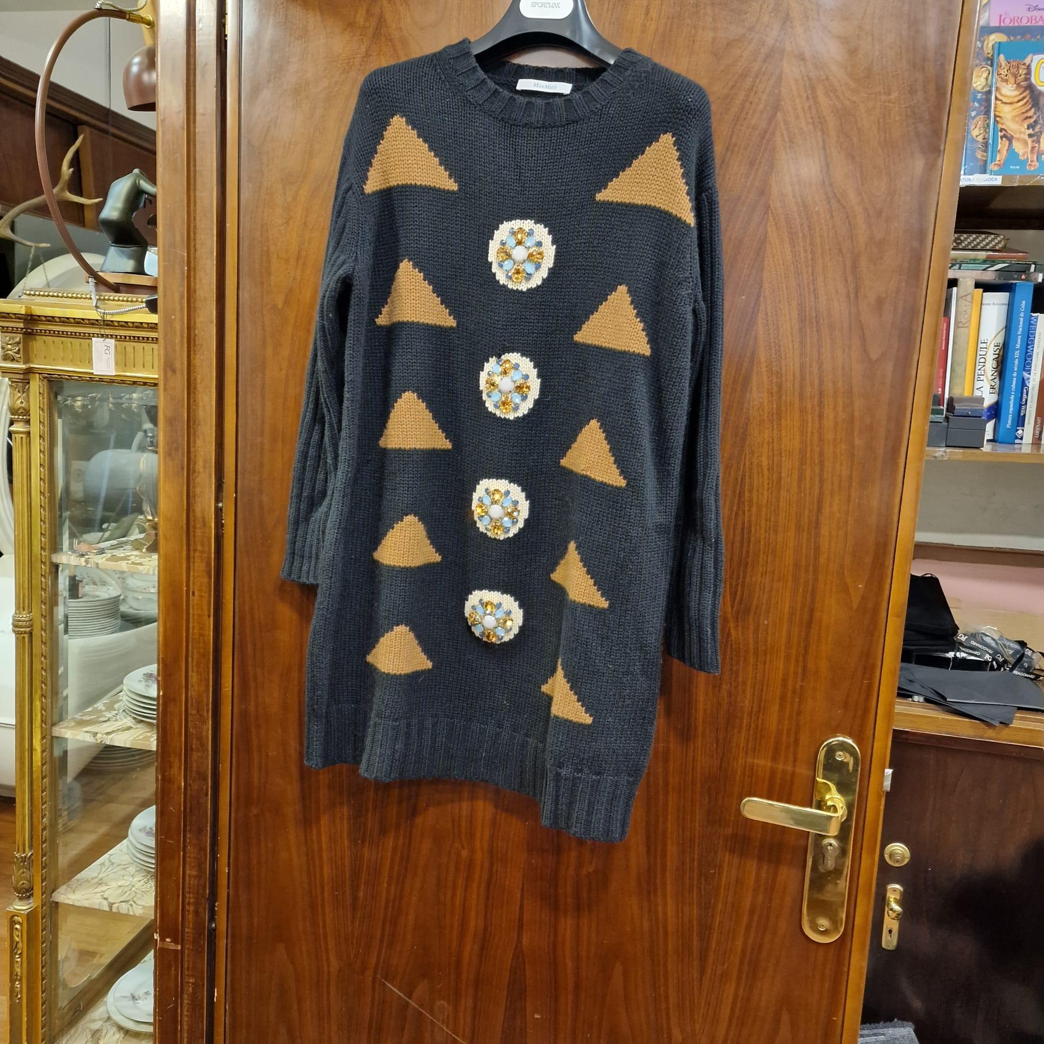 Maxmara Italie tricot noir pierres colorées  robe de la maison de couture italienne Maxmara Unisexe en vente