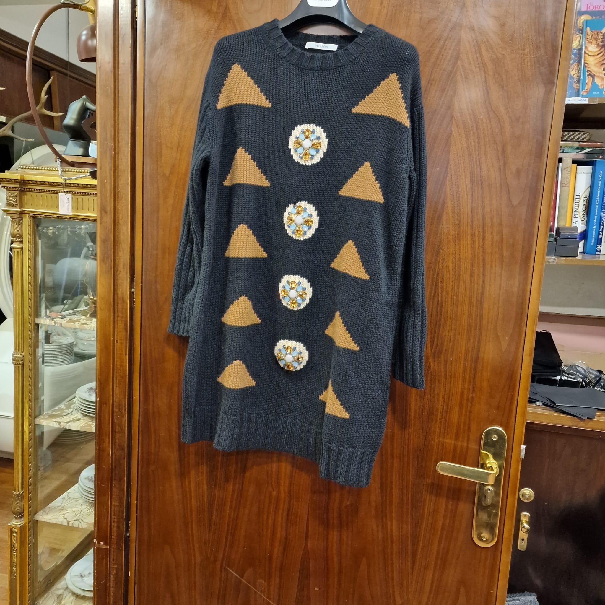 Maxmara Italie tricot noir pierres colorées  robe de la maison de couture italienne Maxmara en vente 3