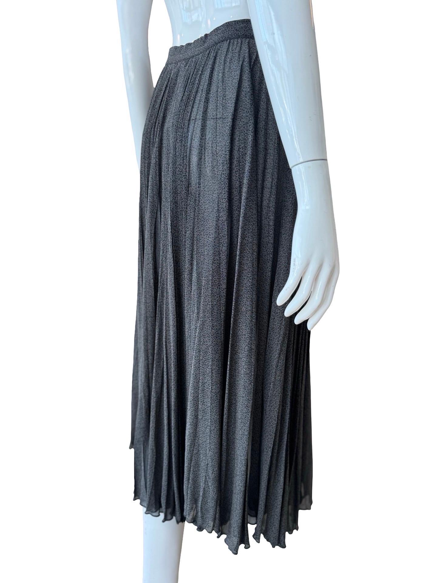 MaxMara Falda Midi Plisada Transparente en Bueno estado para la venta en Miami, FL
