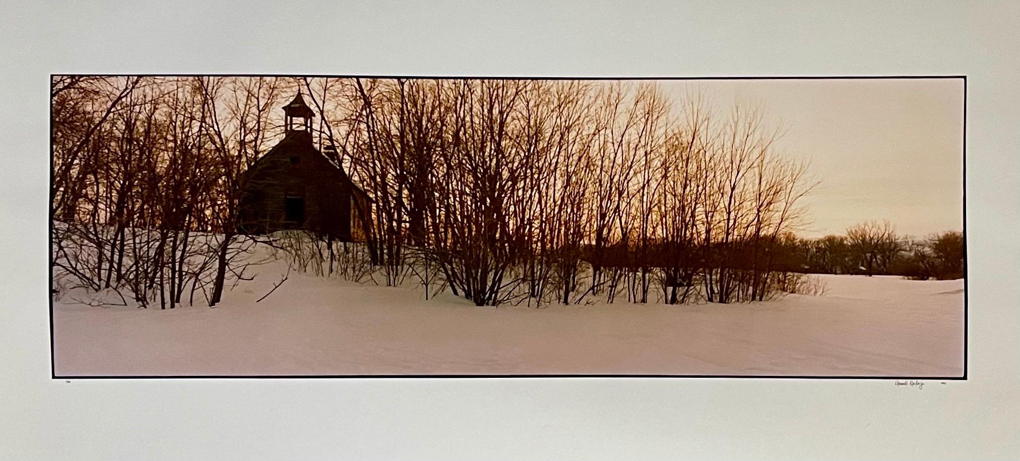 Color Photograph di Maxwell Mackenzie - Architettura, paesaggio invernale, grande foto panoramica a colori firmata Foto