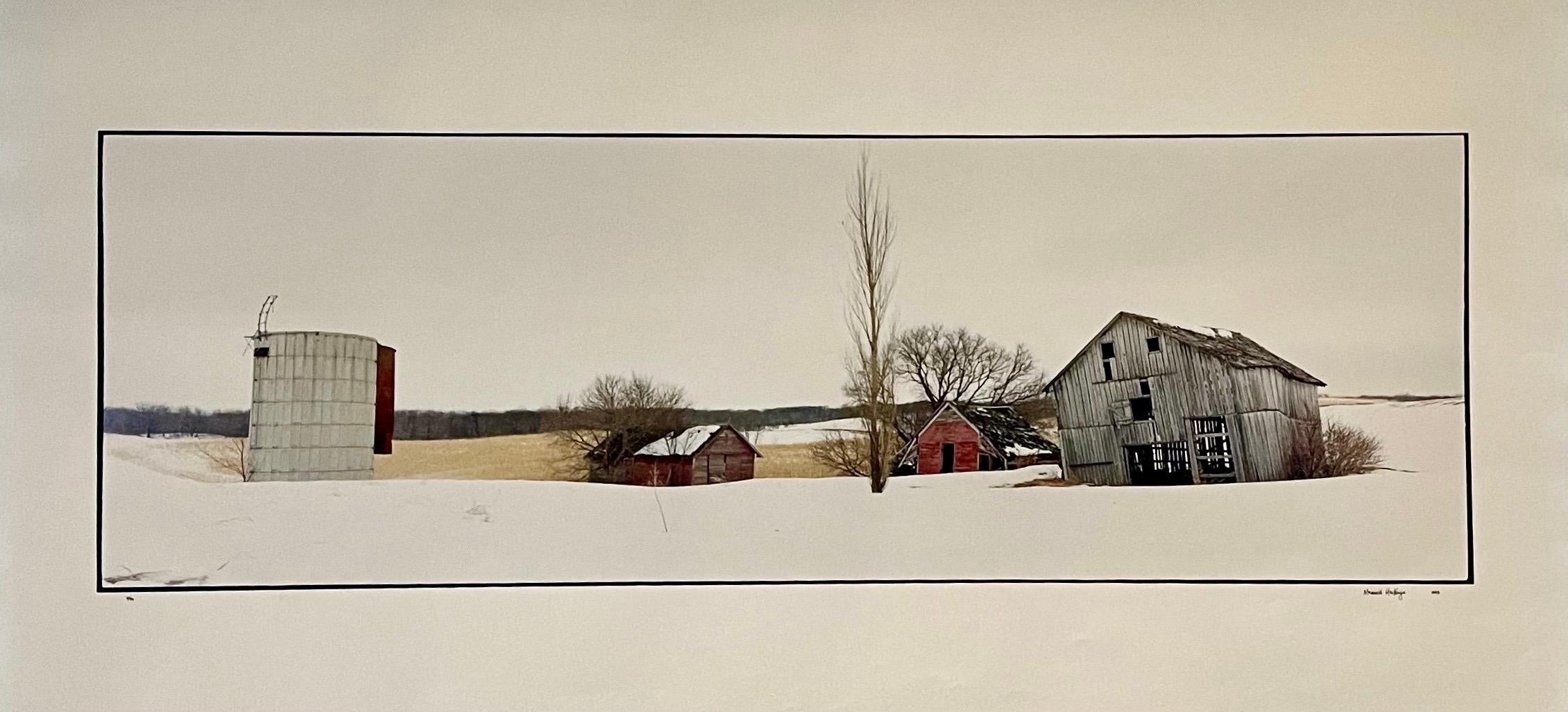 Bauernhof, Winterlandschaft, große Panoramik, Vintage-Farbfotografie, signiertes Foto – Photograph von Maxwell Mackenzie
