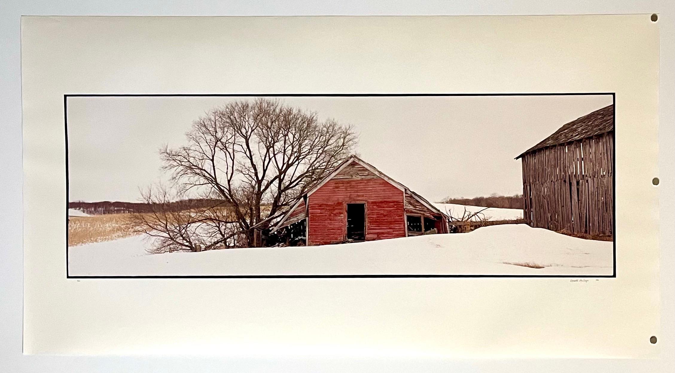 Maison d'habitation du canton de Maplewood, hiver 1993
Fabuleuse photographie de paysage américain d'une scène rurale. 
d'une petite édition de 20 exemplaires signés à la main
Tirage chromogène grand format sur papier professionnel Kodak
Les