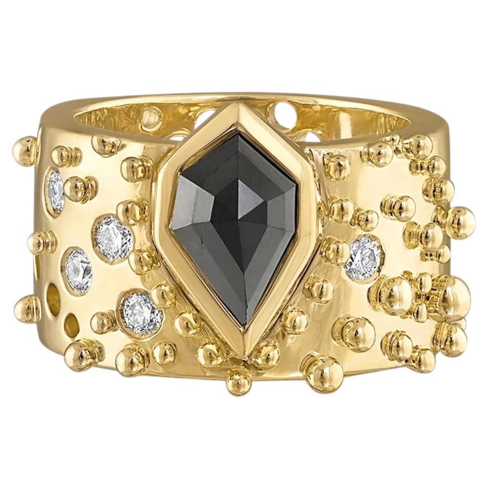 Anillo llamativo «Maxxine Sculptural OOAK» de oro de 18 quilates con diamante negro, de Aneta Zae