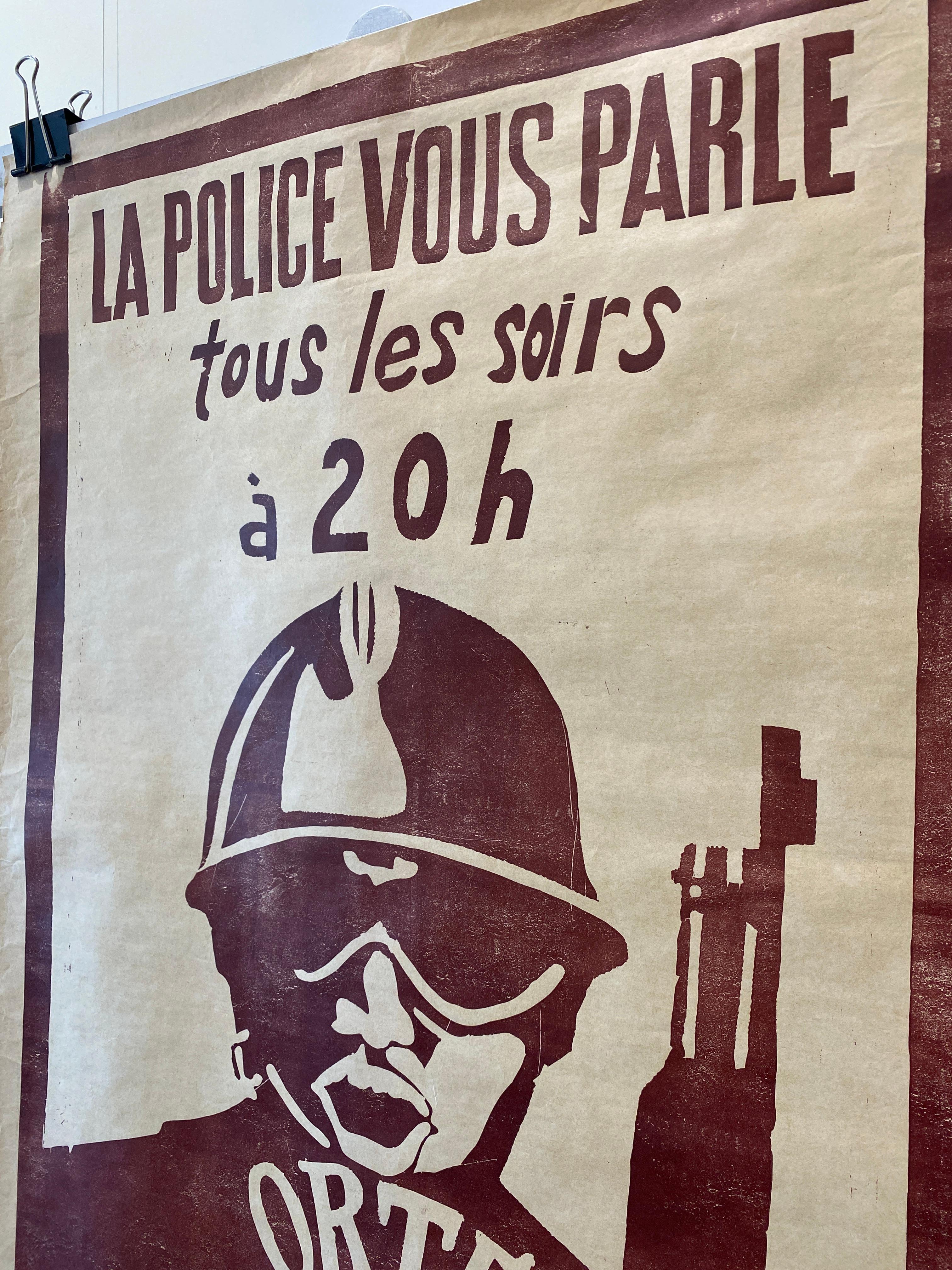 Français Mai 68 Original Vintage French Poster La Police Vous Parle Tous Les Soirs À 20 h en vente