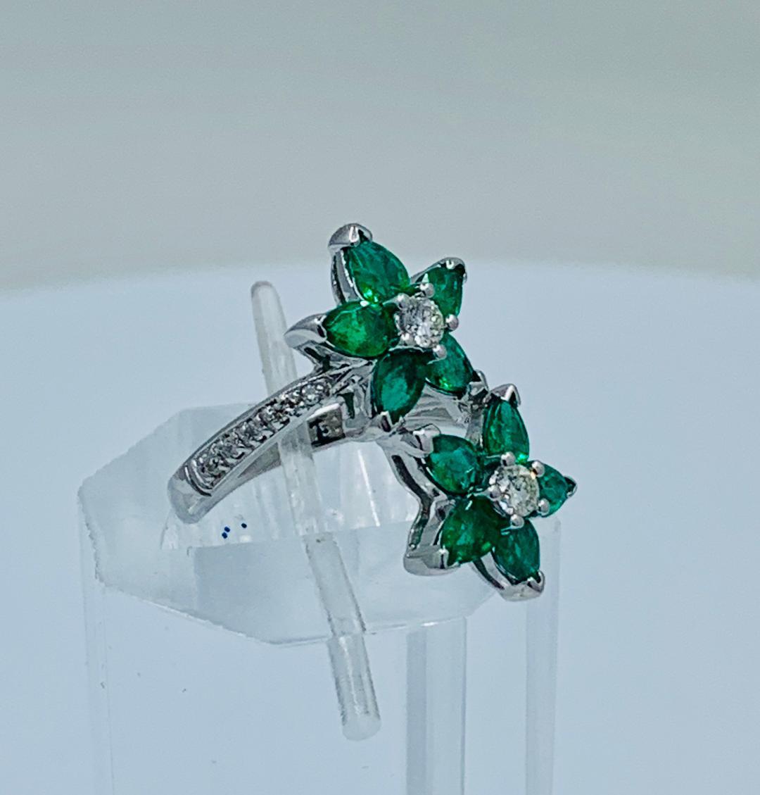 Vivid Green Emerald and Diamond 18 Karat White Gold Double Flower Ring In Excellent Condition In Tustin, CA