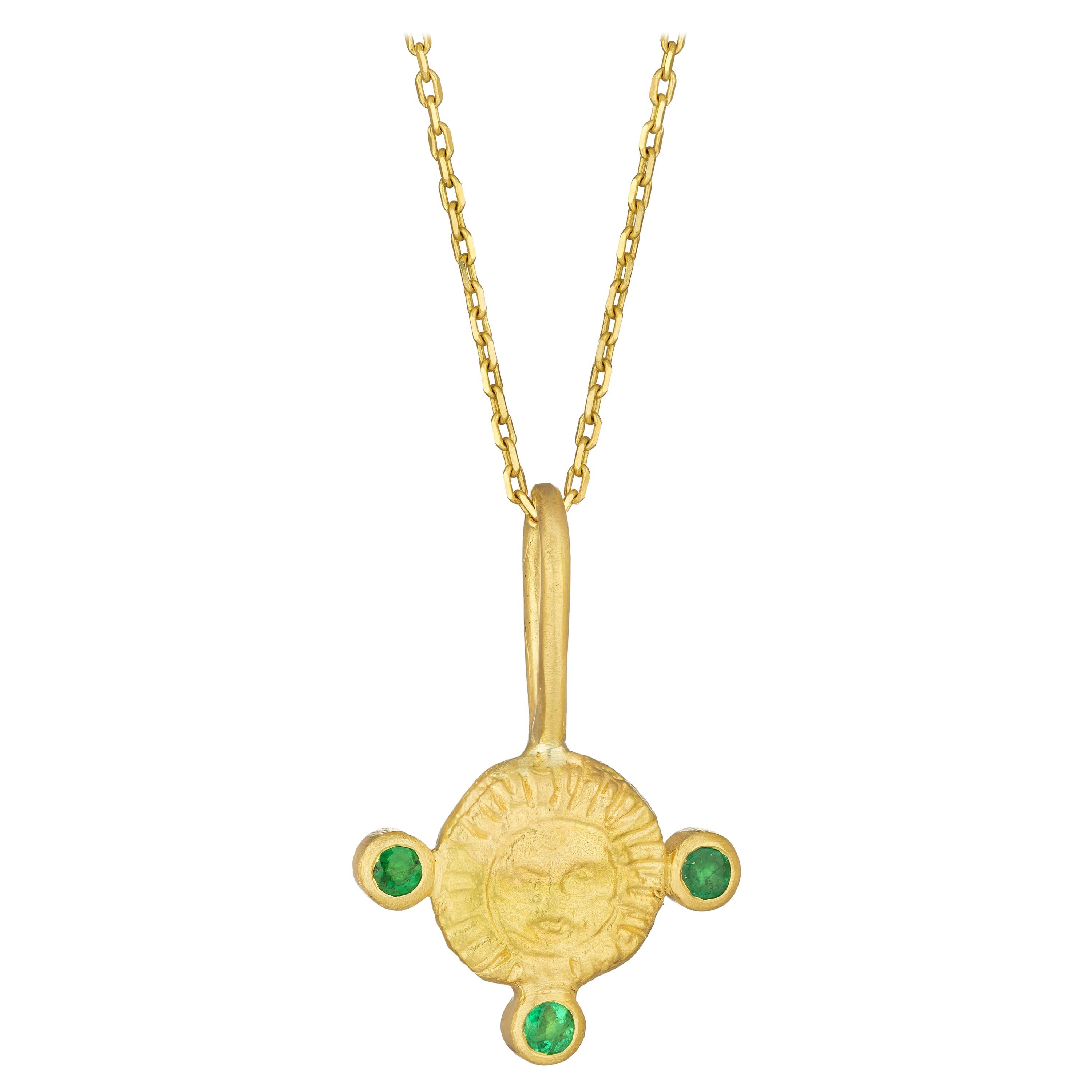 May Birthstone Pendant Necklace with Emerald, 18 Karat Yellow Gold For Sale