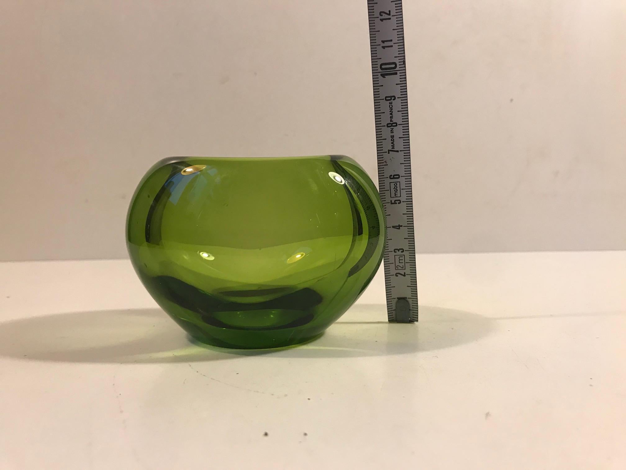 May Green Heart Vase by Per Lütken for Holmegaard, 1950s In Good Condition For Sale In Esbjerg, DK