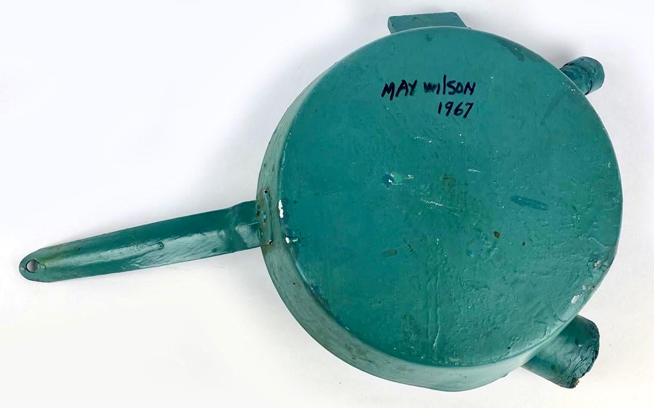 1967 Pop Art, May Wilson, Escultura pintada Surrealista Feminista Ensamblaje de Basura en venta 1
