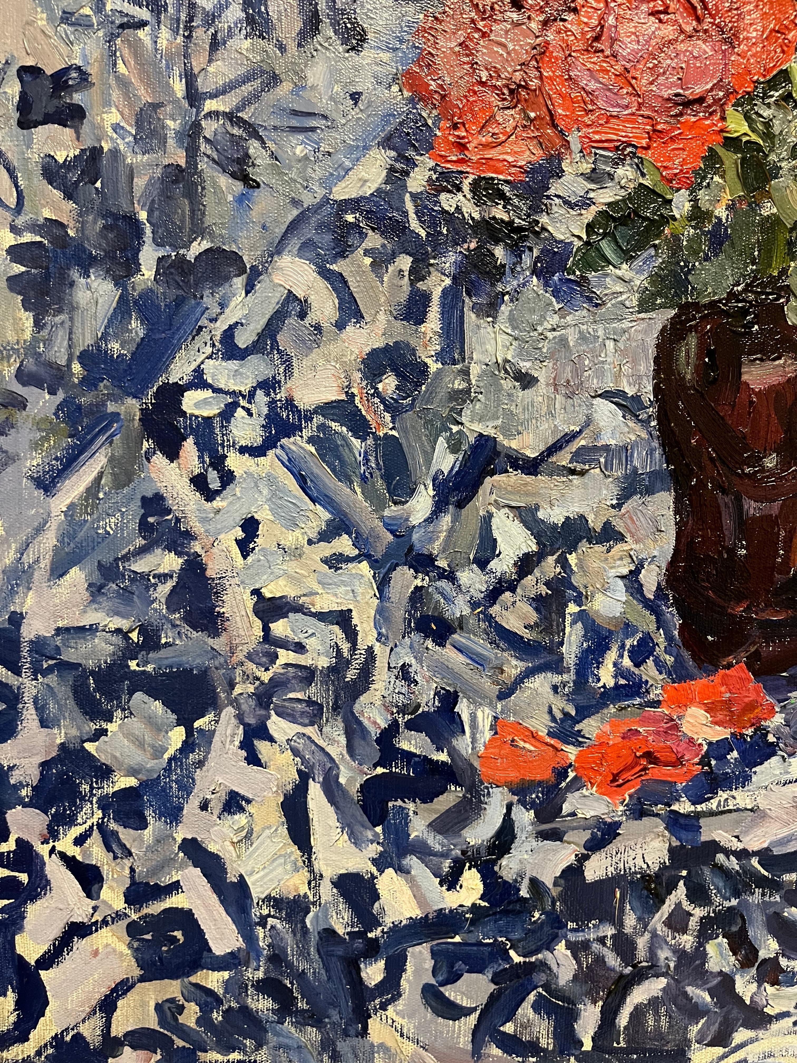 « Roses rouges sur toile de table bleue », Huile, 100 x 75 cm  1970  en vente 1