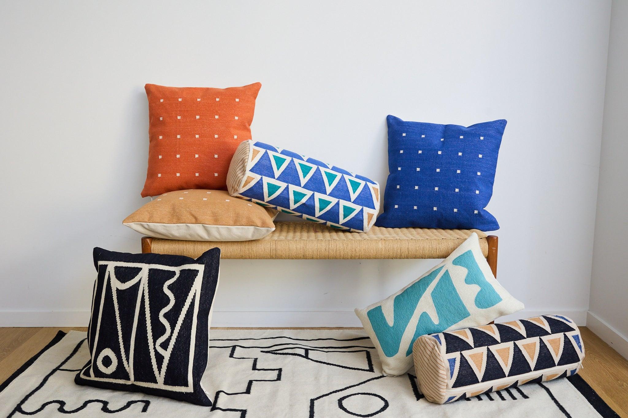 Tissé à la main Triangles Maya - Bleus en vente