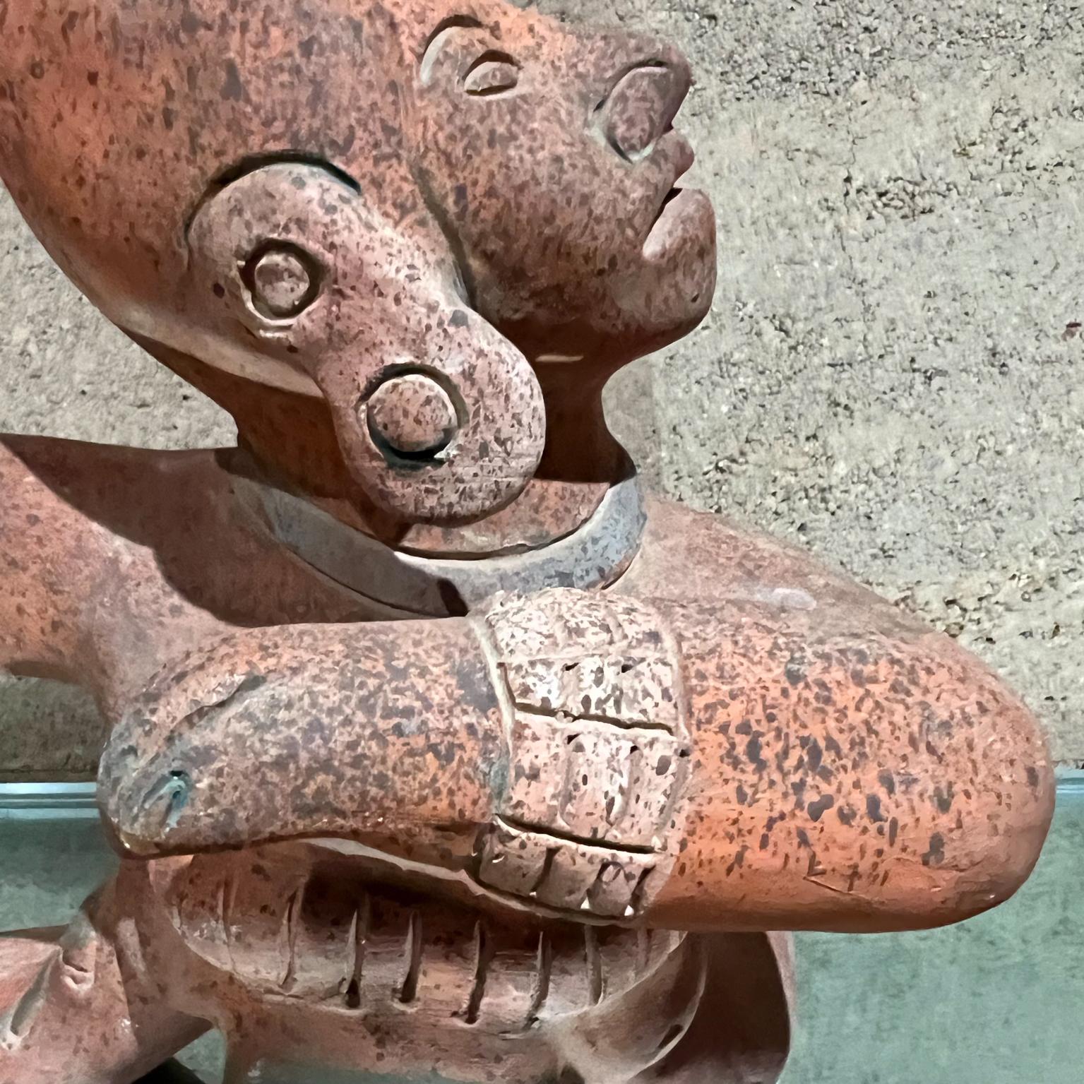 Amérindien Œuvre d'art amérindienne mexicaine, sculpture de figurine en poterie complexe en vente