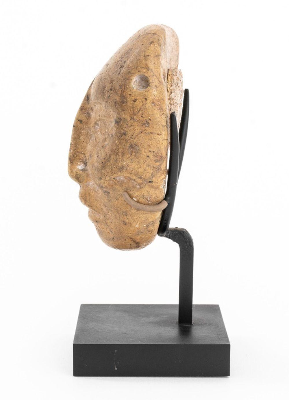 Messicano Maschera in pietra intagliata Maya Pre-Columbian in vendita