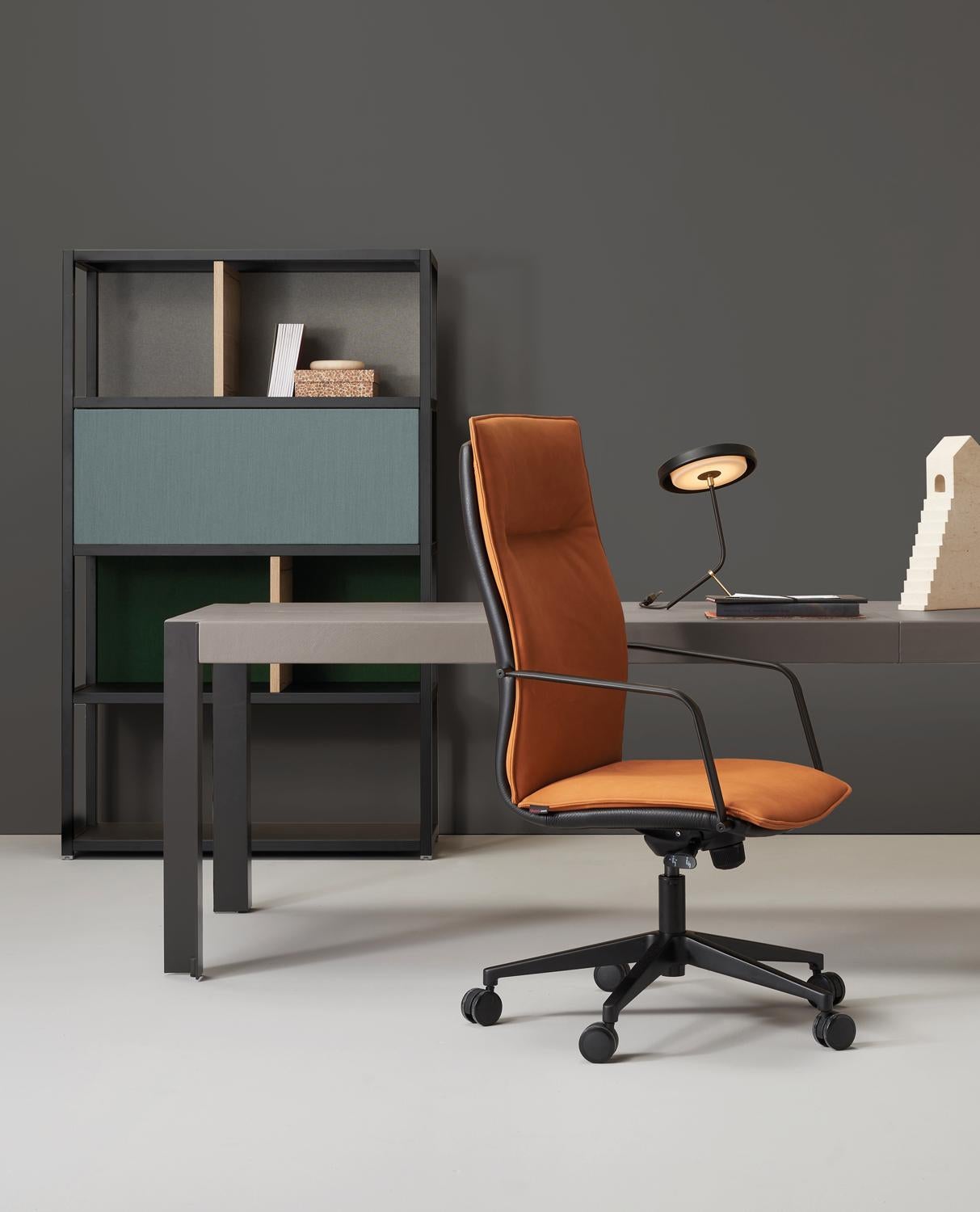 Maybe High Backrest Executive Upholstered Armchair by Quinti Sedute
Dimensions: D 68 x W 68 x H 117 cm.
Materials: Aluminum and upholstery.

Available in different finishes, sizes, and material options. Dimensions and prices may vary. Please contact